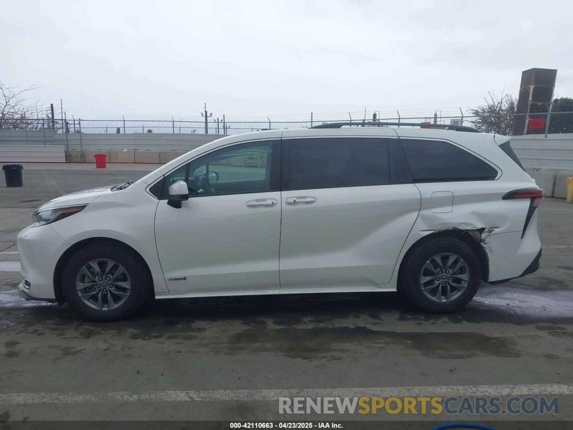 14 Фотография поврежденного автомобиля 5TDJRKEC8MS010030 TOYOTA SIENNA 2021