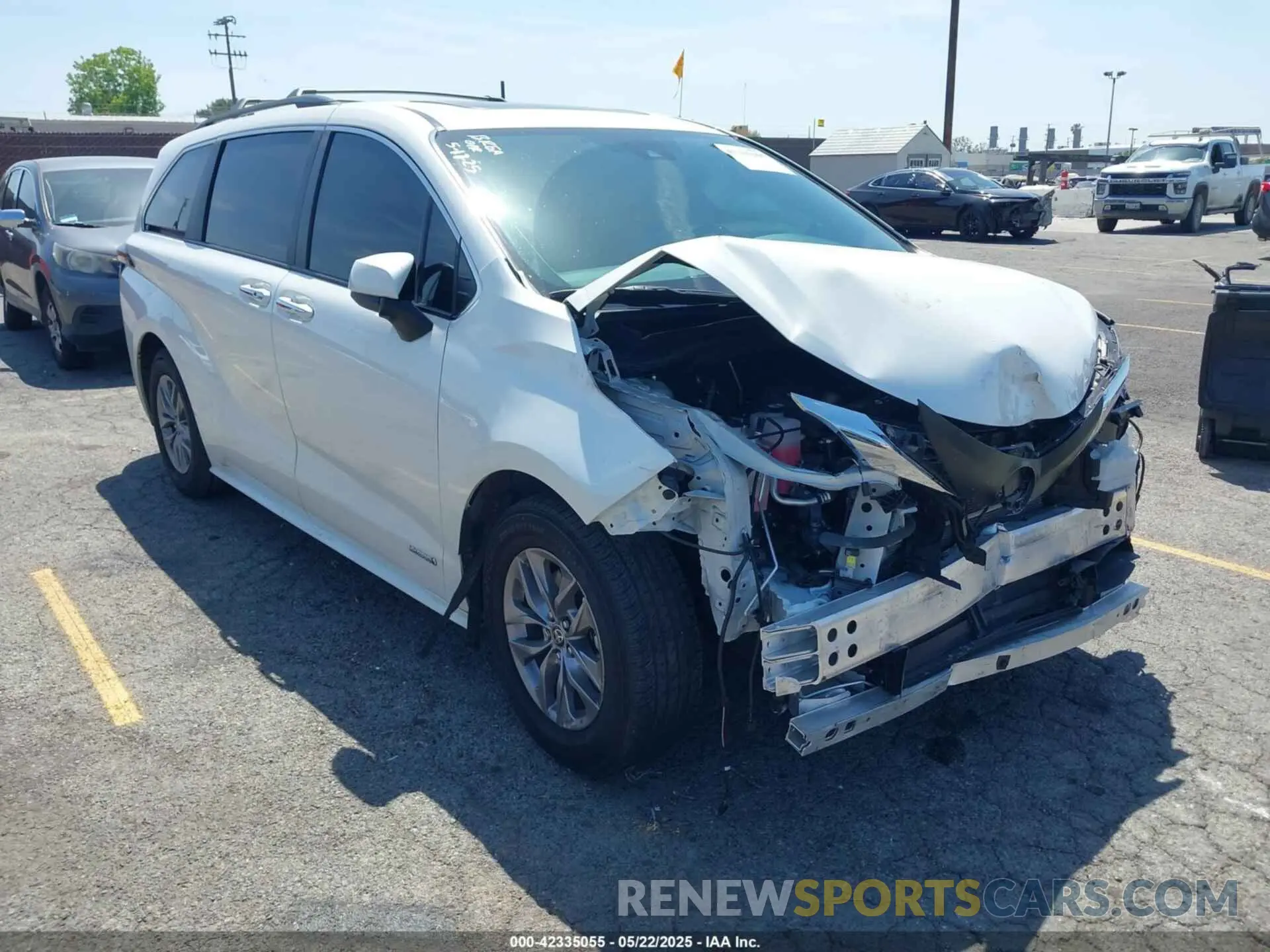 1 Фотография поврежденного автомобиля 5TDJRKEC8MS032240 TOYOTA SIENNA 2021