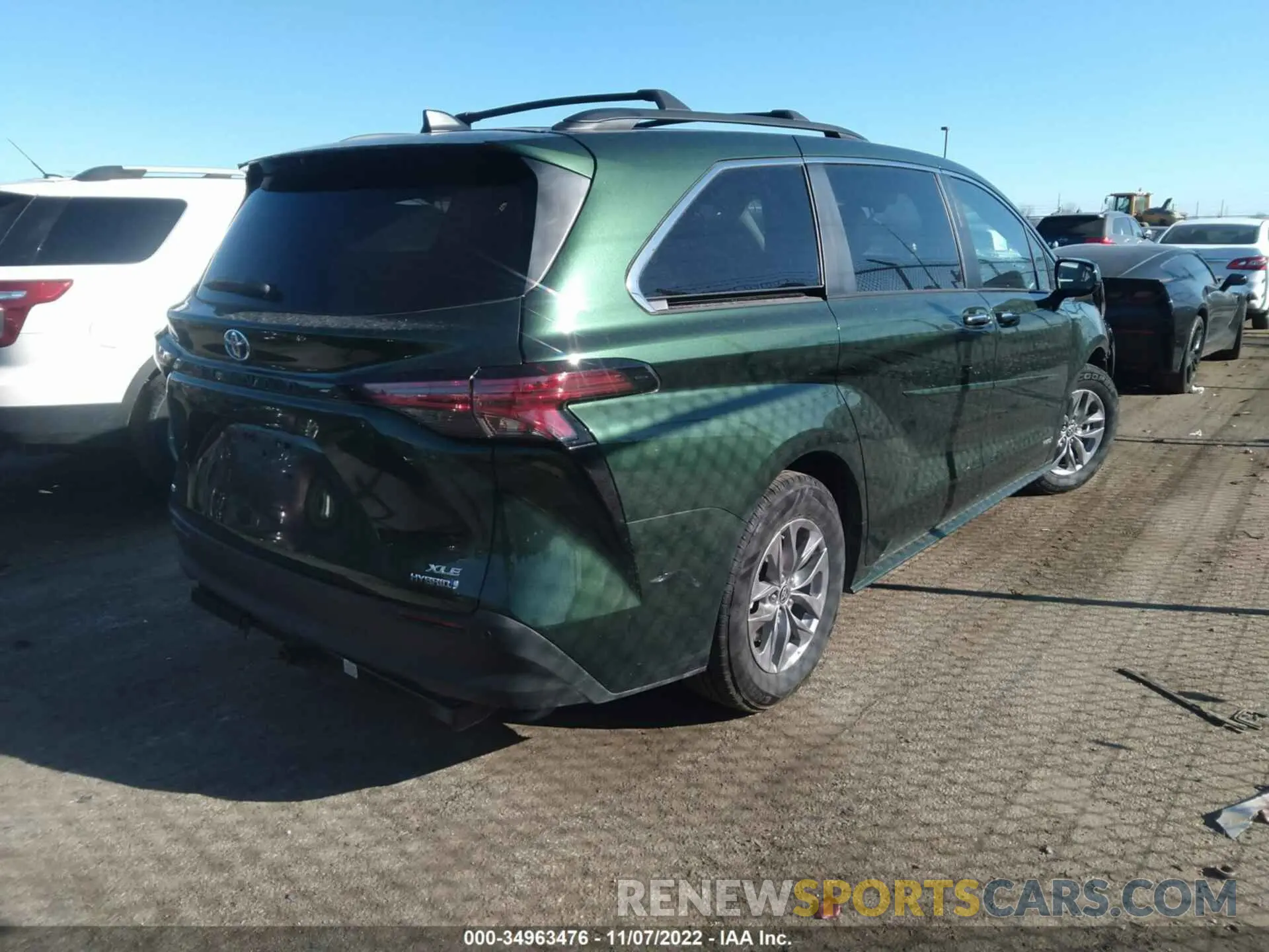 4 Photograph of a damaged car 5TDJSKFC5MS017004 TOYOTA SIENNA 2021