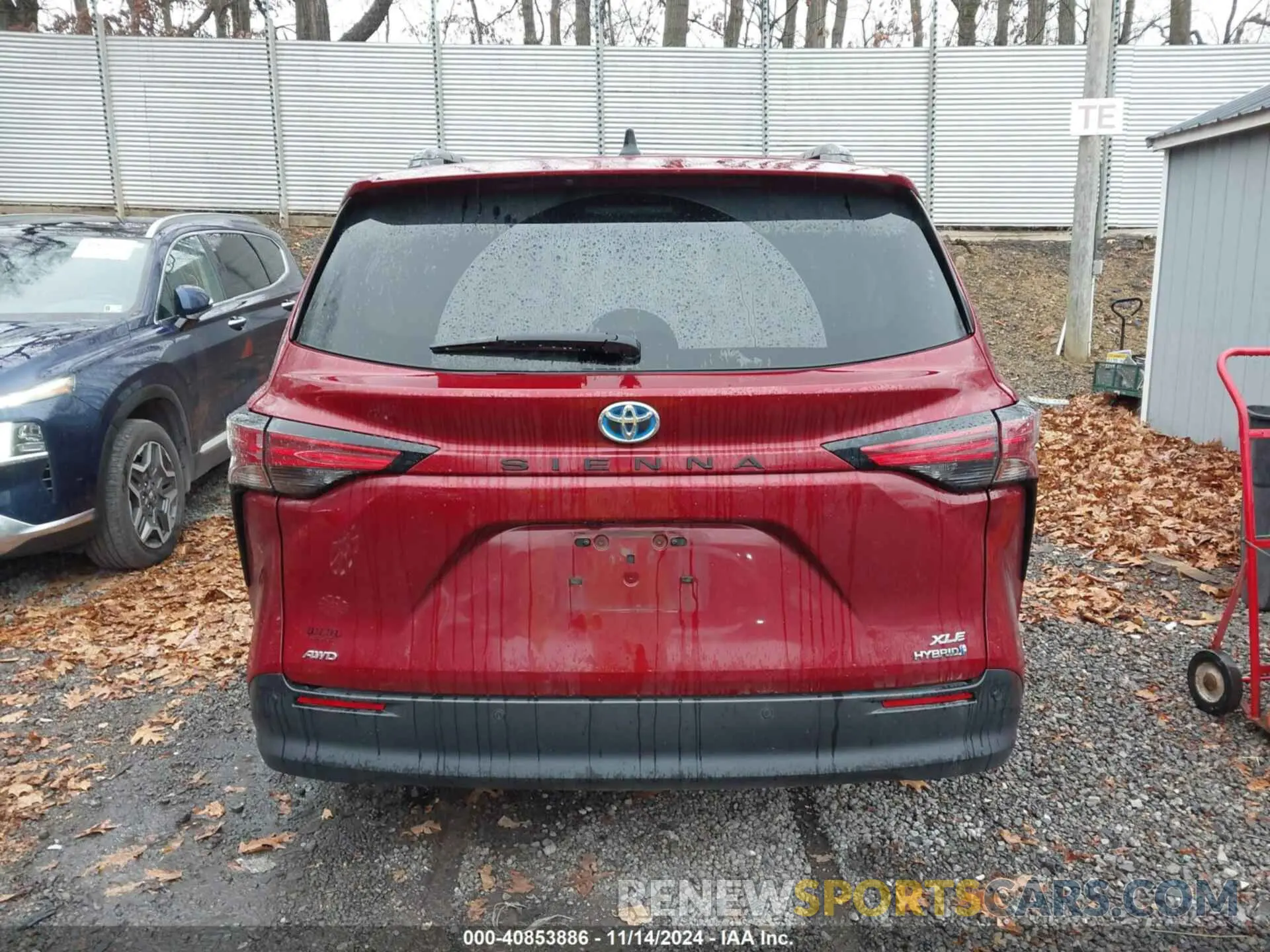 17 Photograph of a damaged car 5TDJSKFCXMS014664 TOYOTA SIENNA 2021