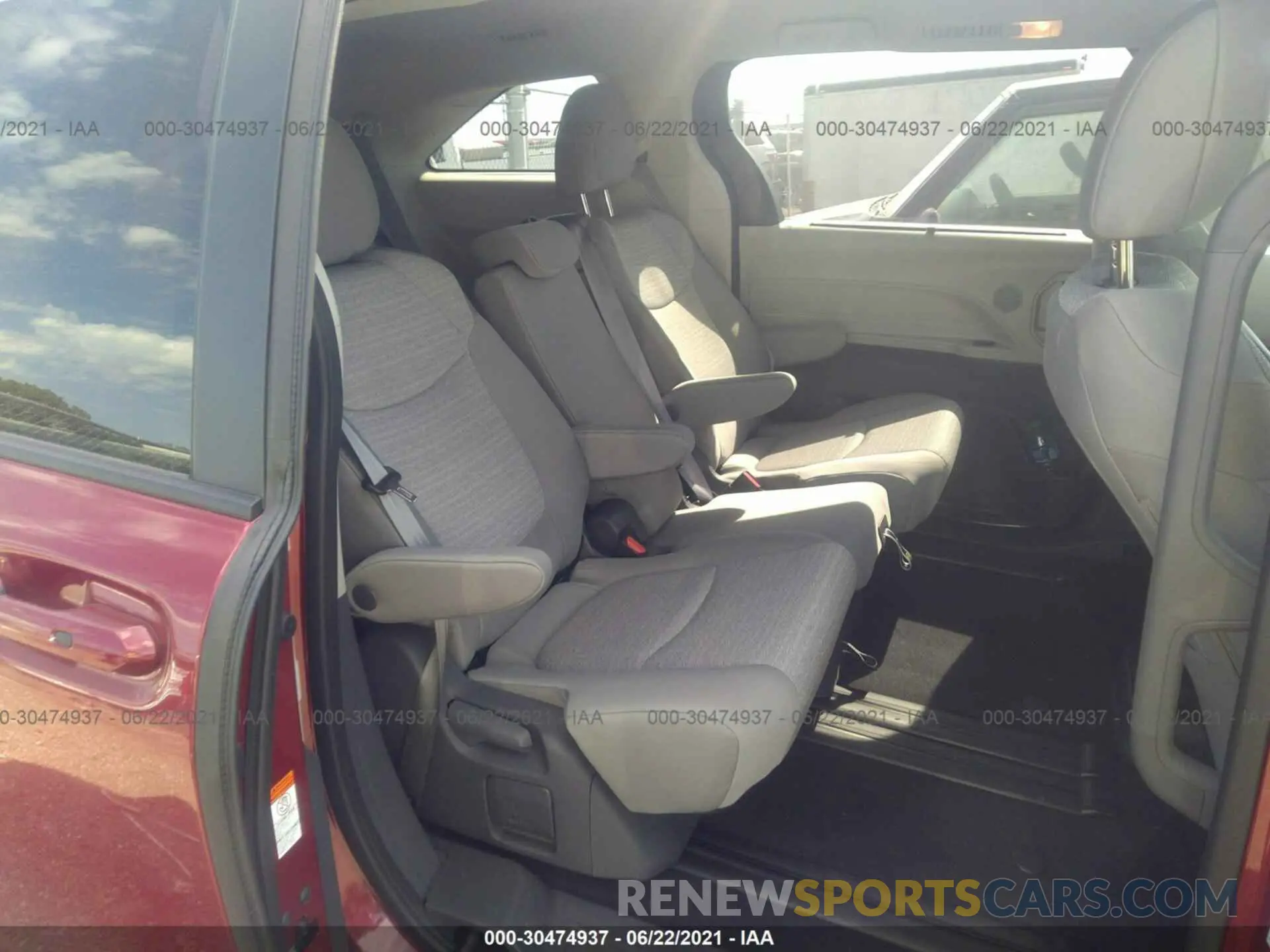 8 Фотография поврежденного автомобиля 5TDKRKEC0MS027781 TOYOTA SIENNA 2021