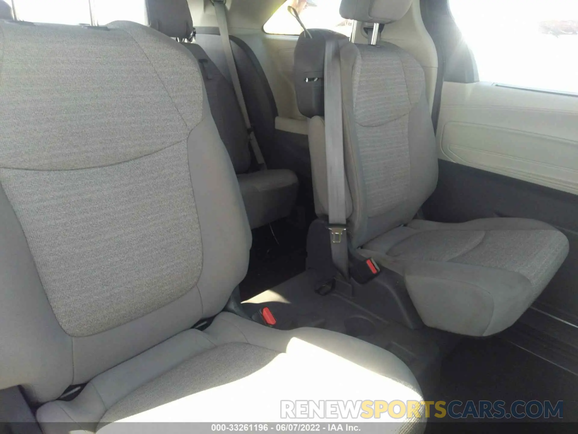 8 Photograph of a damaged car 5TDKRKEC2MS036787 TOYOTA SIENNA 2021