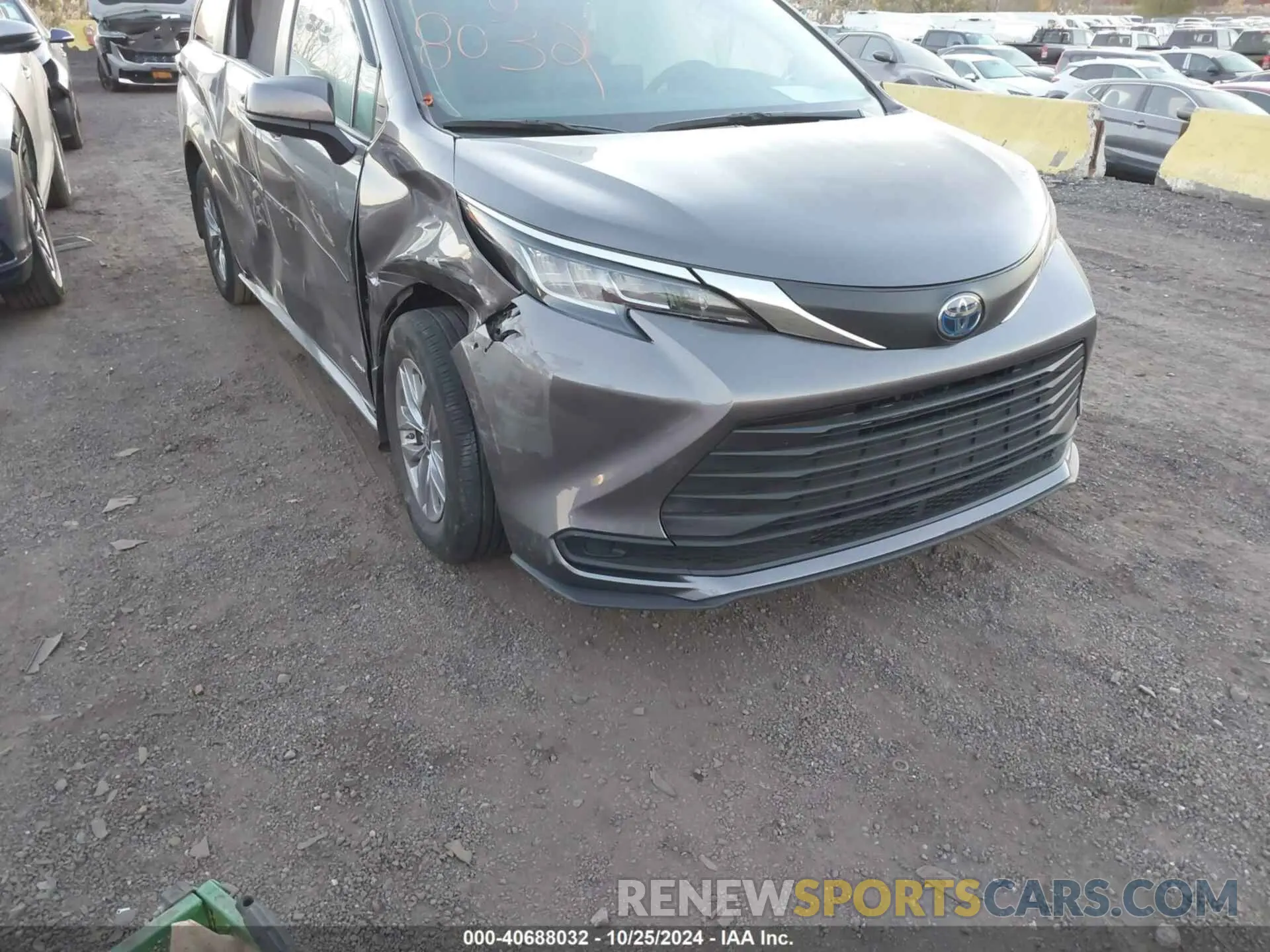 1 Photograph of a damaged car 5TDKRKEC2MS072169 TOYOTA SIENNA 2021