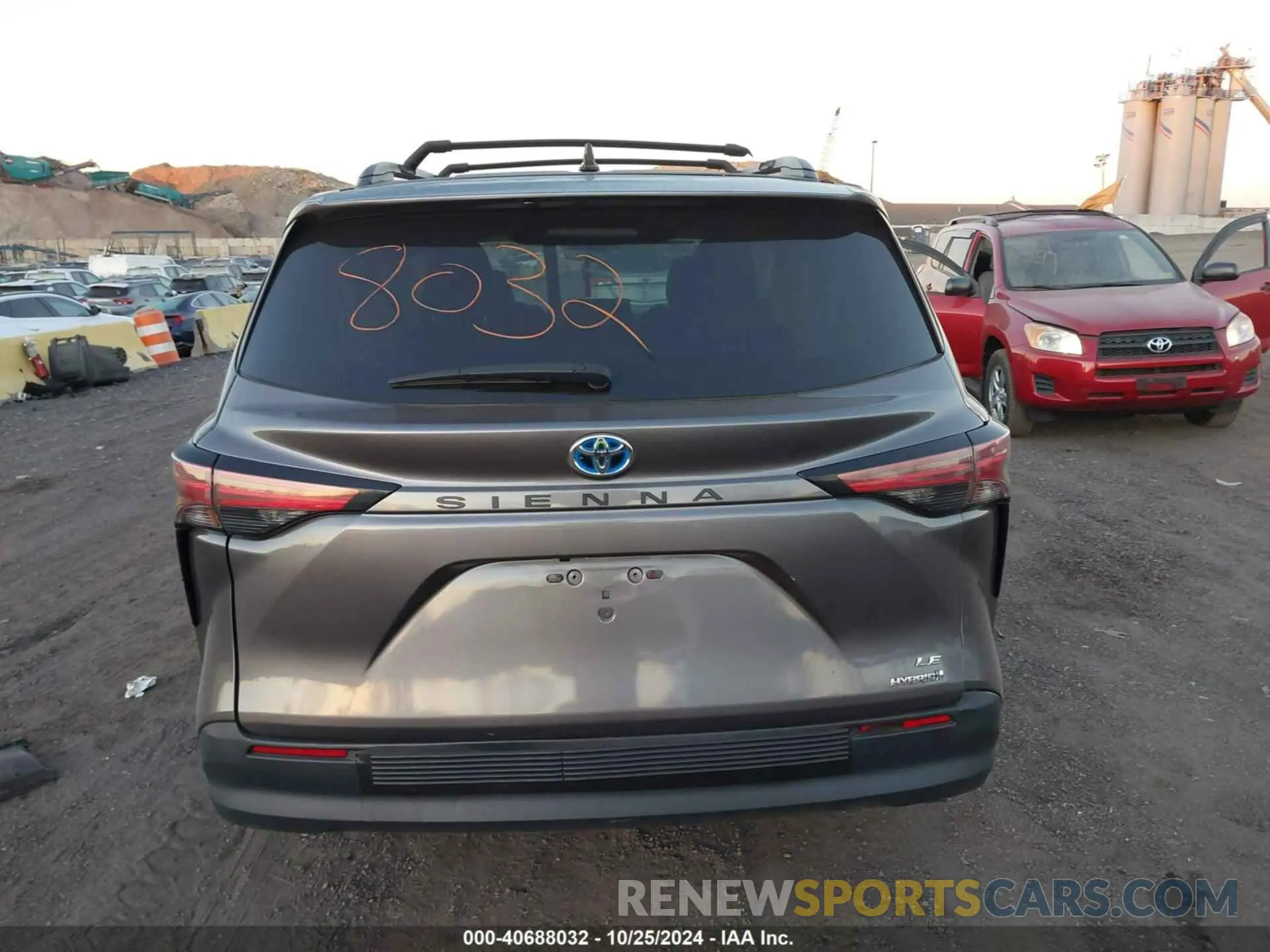 16 Photograph of a damaged car 5TDKRKEC2MS072169 TOYOTA SIENNA 2021