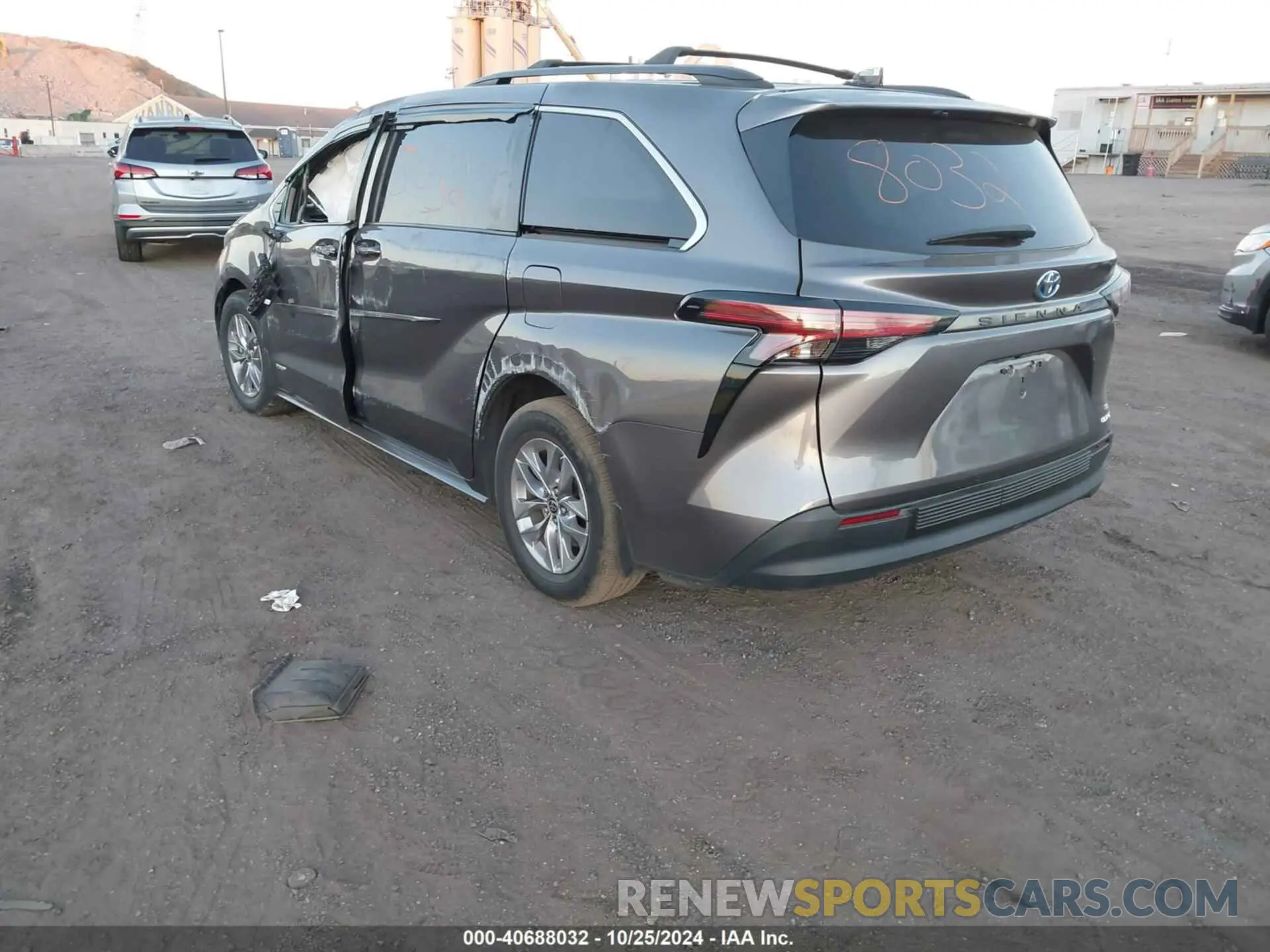 3 Photograph of a damaged car 5TDKRKEC2MS072169 TOYOTA SIENNA 2021