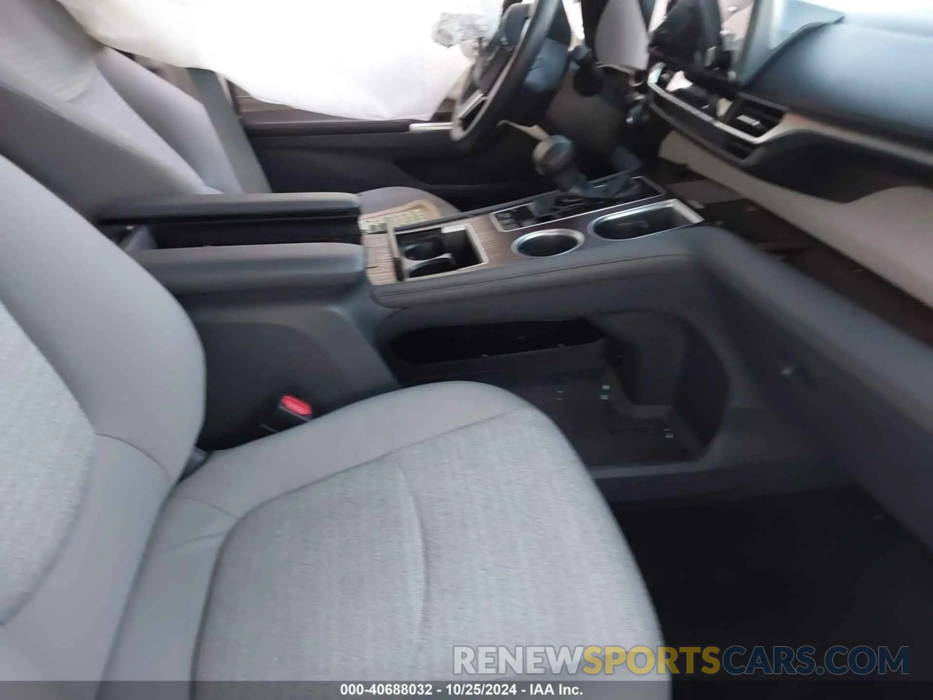 5 Photograph of a damaged car 5TDKRKEC2MS072169 TOYOTA SIENNA 2021