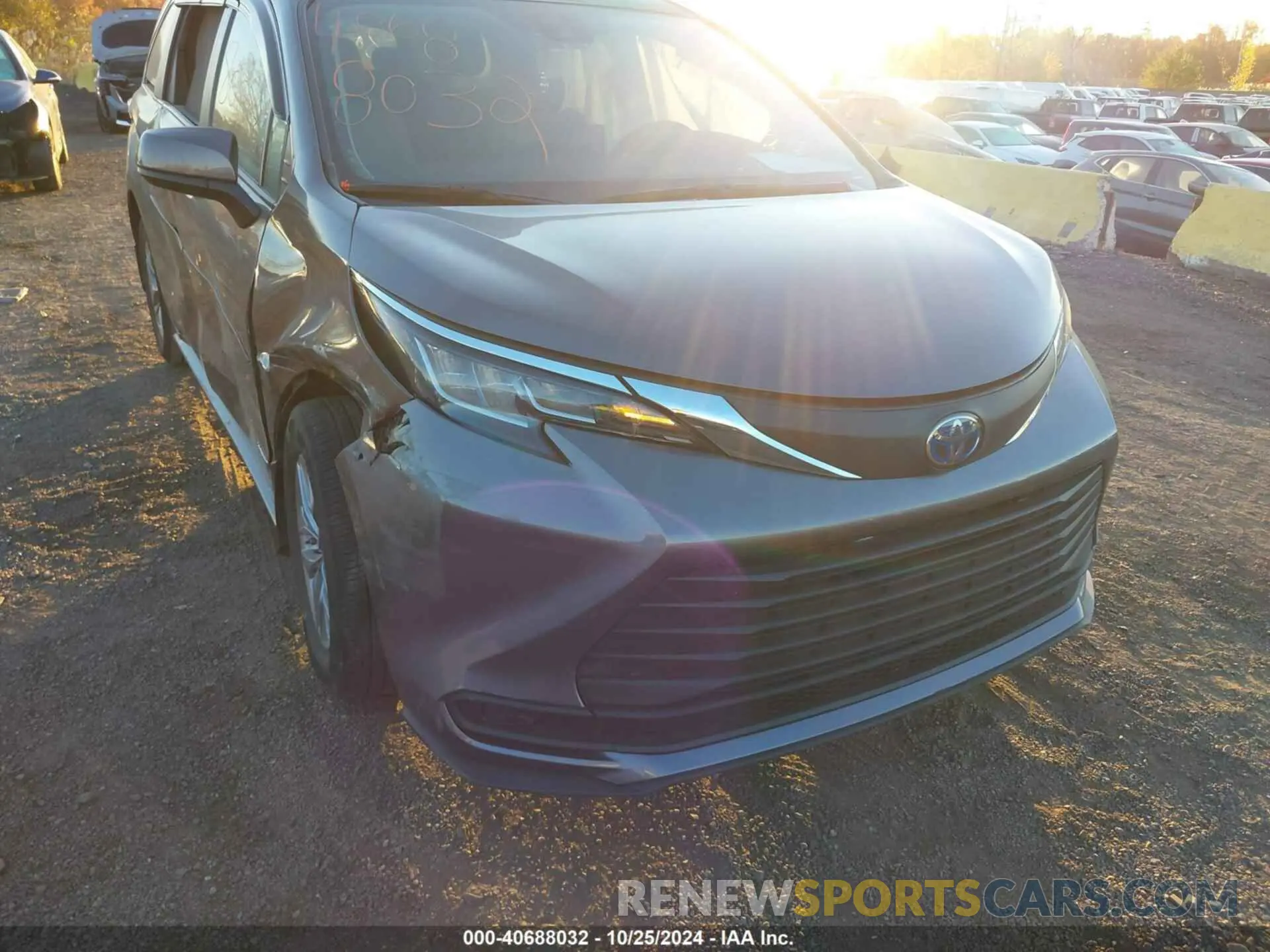 6 Photograph of a damaged car 5TDKRKEC2MS072169 TOYOTA SIENNA 2021