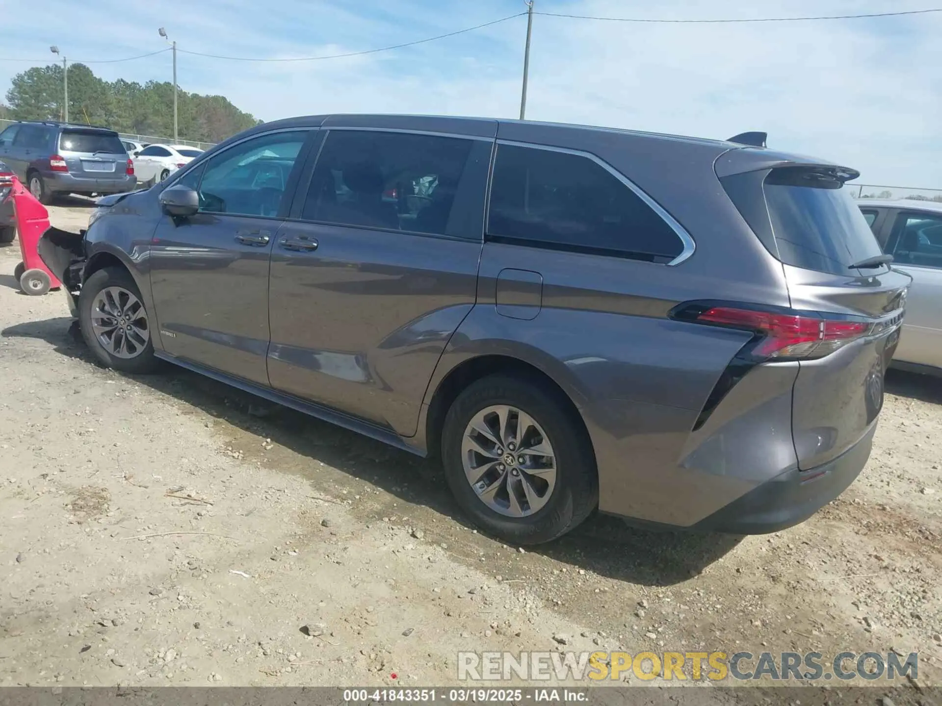3 Photograph of a damaged car 5TDKRKEC3MS028830 TOYOTA SIENNA 2021