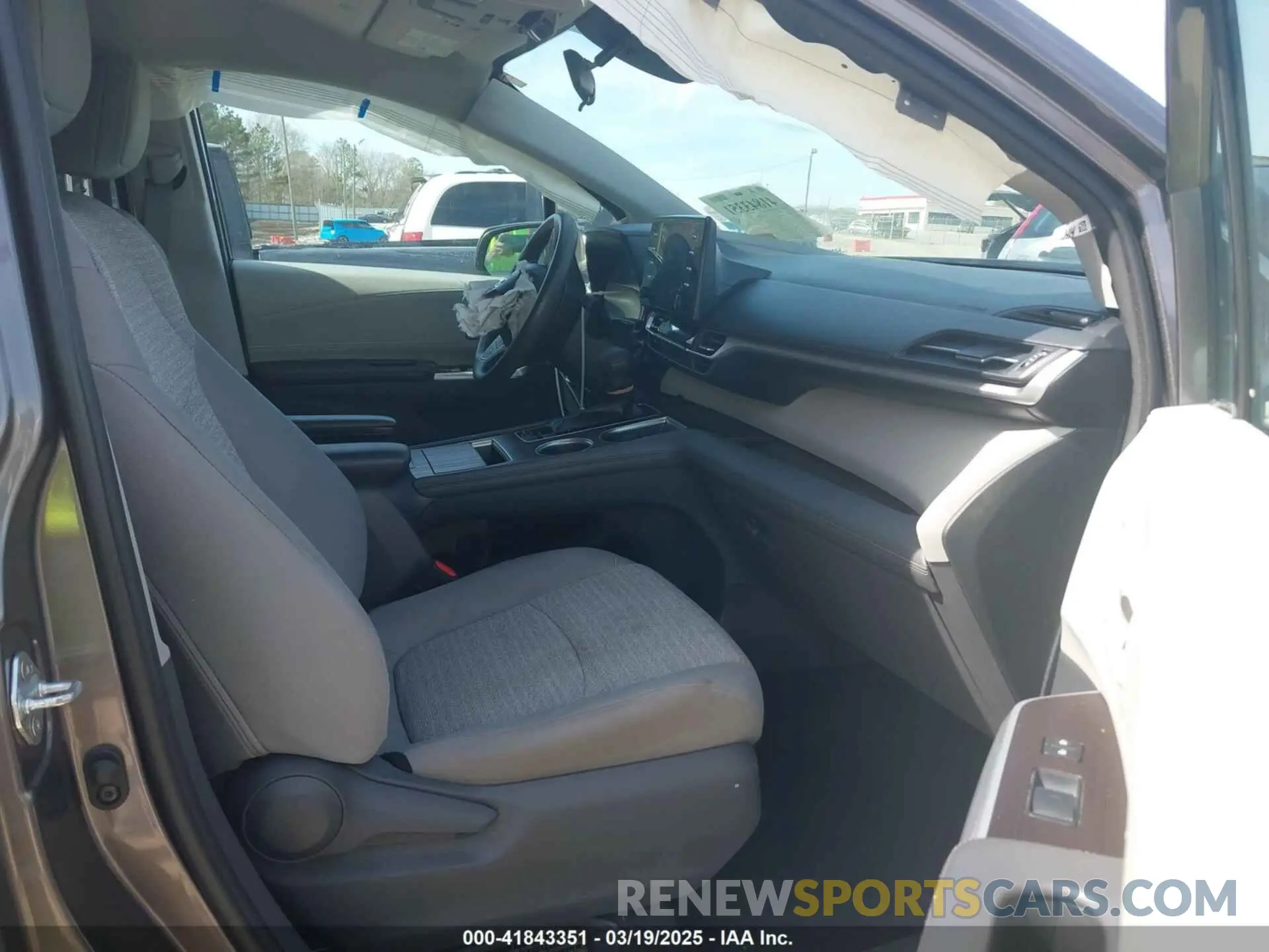 5 Photograph of a damaged car 5TDKRKEC3MS028830 TOYOTA SIENNA 2021