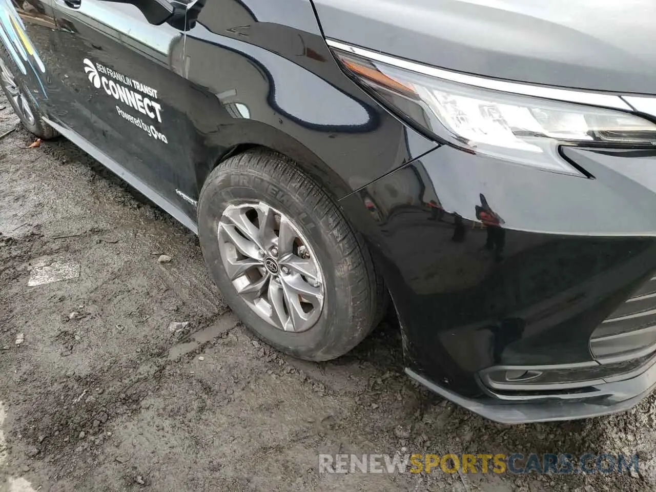 9 Photograph of a damaged car 5TDKRKEC3MS035969 TOYOTA SIENNA 2021