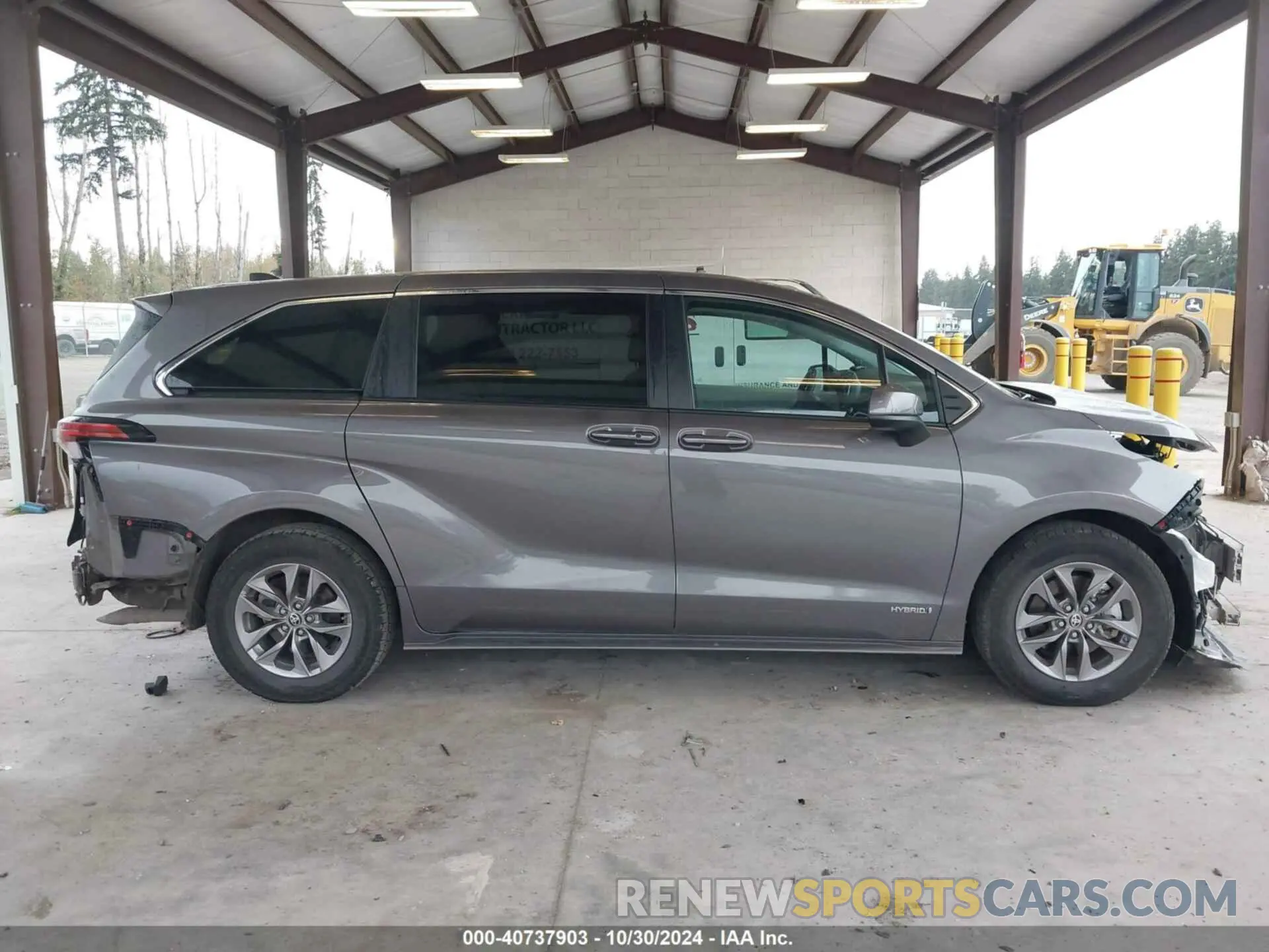 14 Photograph of a damaged car 5TDKRKEC5MS016873 TOYOTA SIENNA 2021