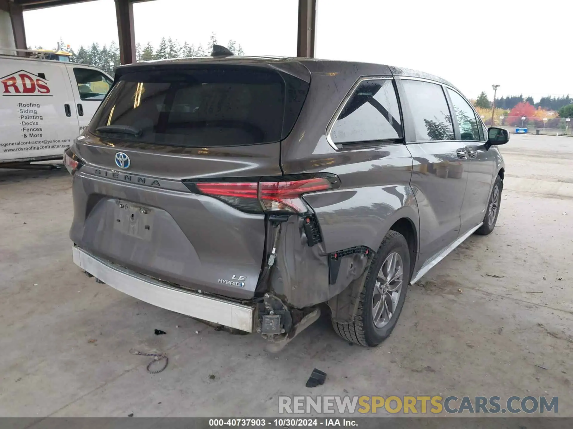 4 Photograph of a damaged car 5TDKRKEC5MS016873 TOYOTA SIENNA 2021