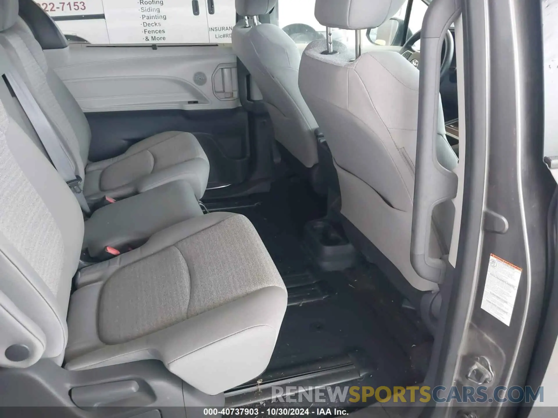 8 Photograph of a damaged car 5TDKRKEC5MS016873 TOYOTA SIENNA 2021