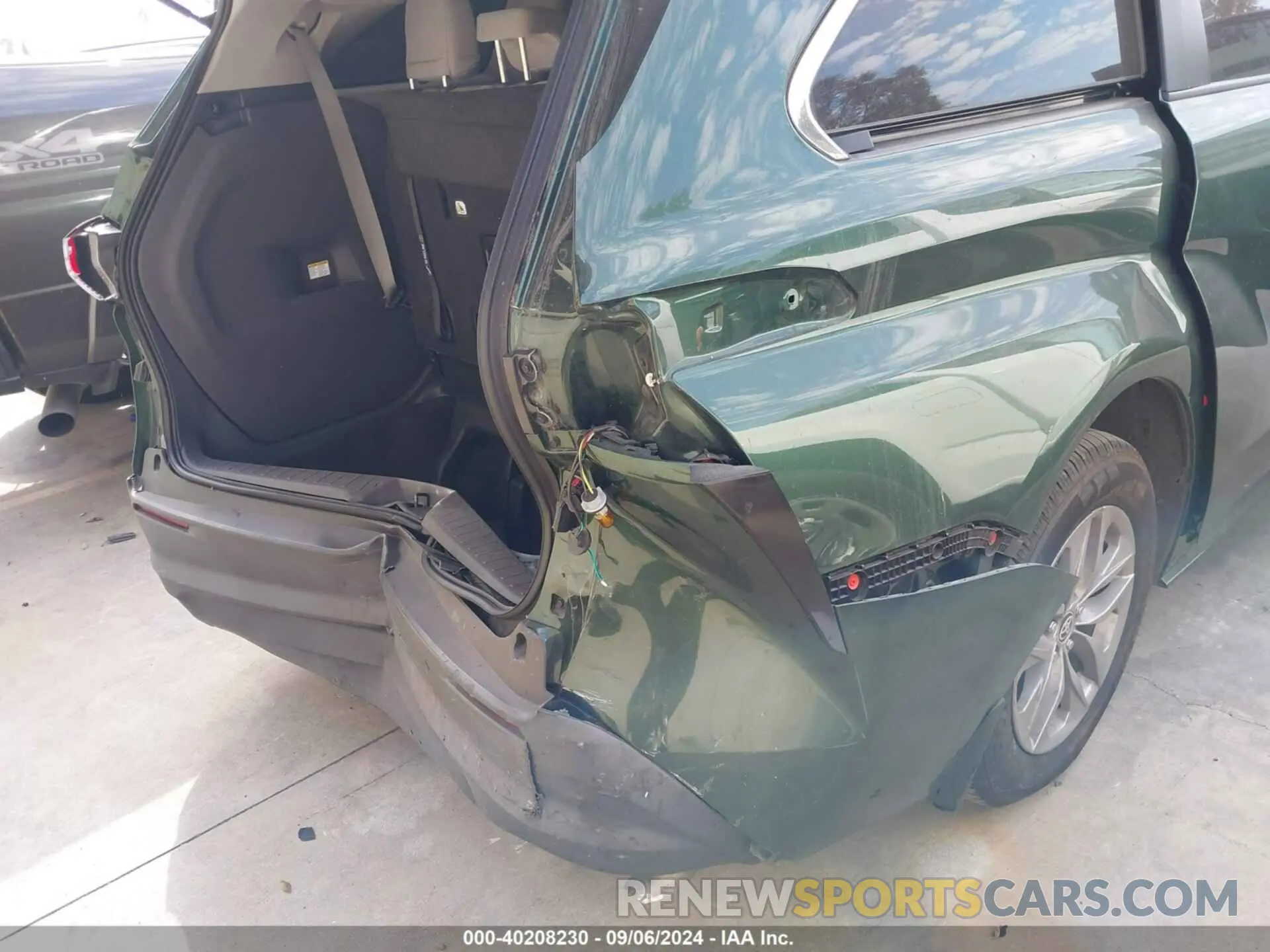20 Photograph of a damaged car 5TDKRKEC6MS014551 TOYOTA SIENNA 2021