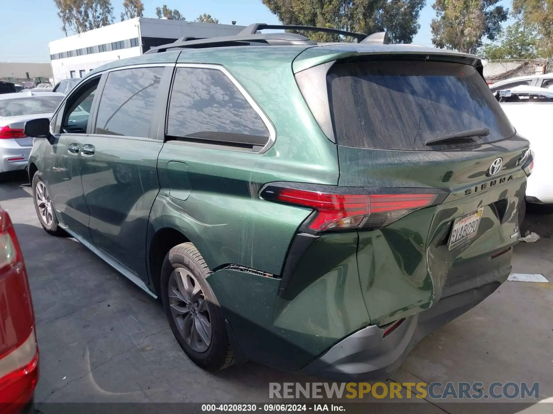 3 Photograph of a damaged car 5TDKRKEC6MS014551 TOYOTA SIENNA 2021