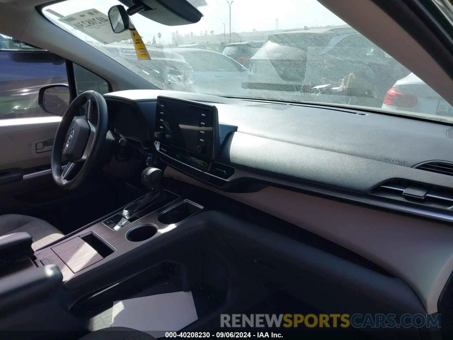5 Photograph of a damaged car 5TDKRKEC6MS014551 TOYOTA SIENNA 2021