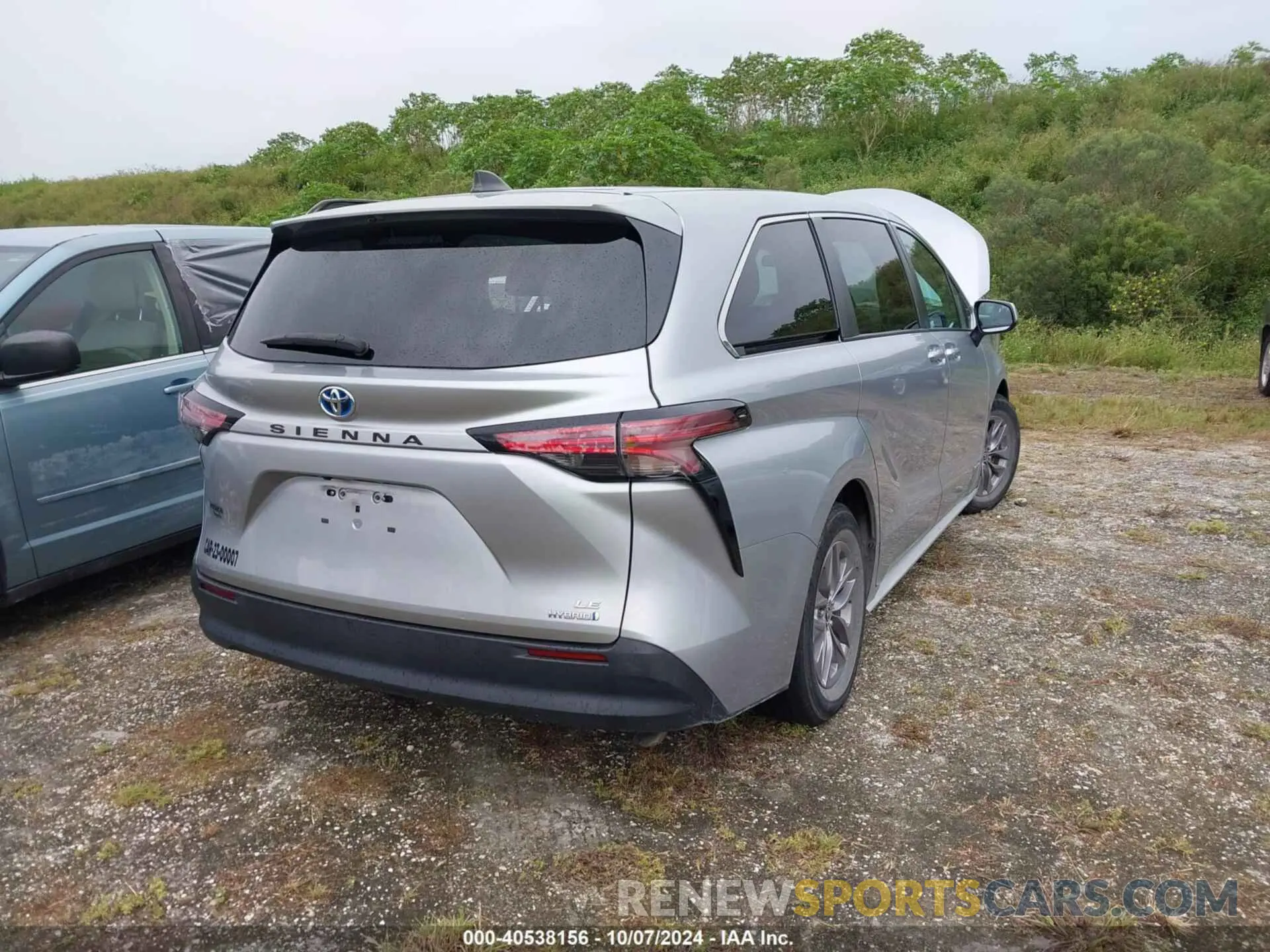 4 Photograph of a damaged car 5TDKRKEC6MS028840 TOYOTA SIENNA 2021