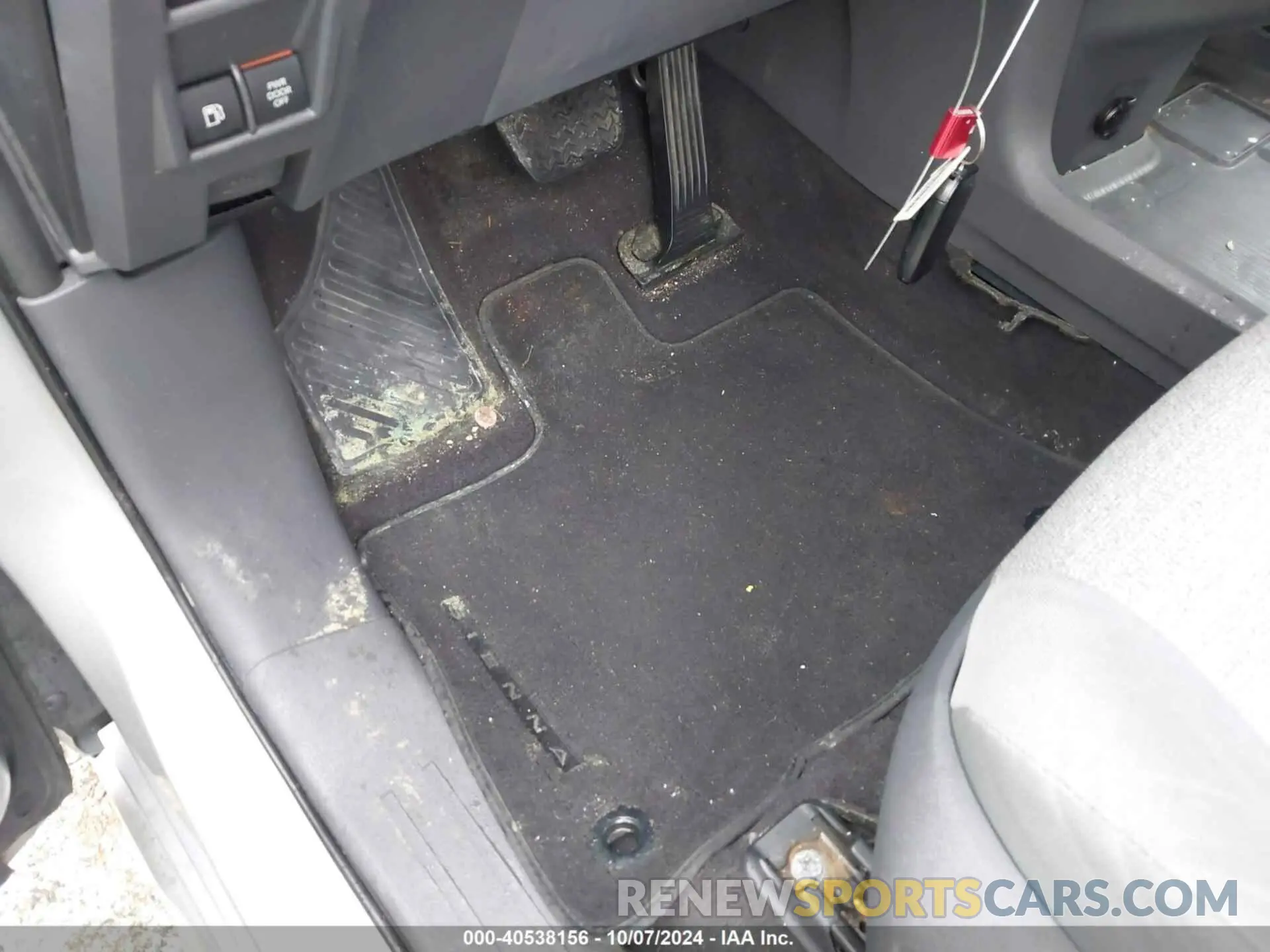 6 Photograph of a damaged car 5TDKRKEC6MS028840 TOYOTA SIENNA 2021