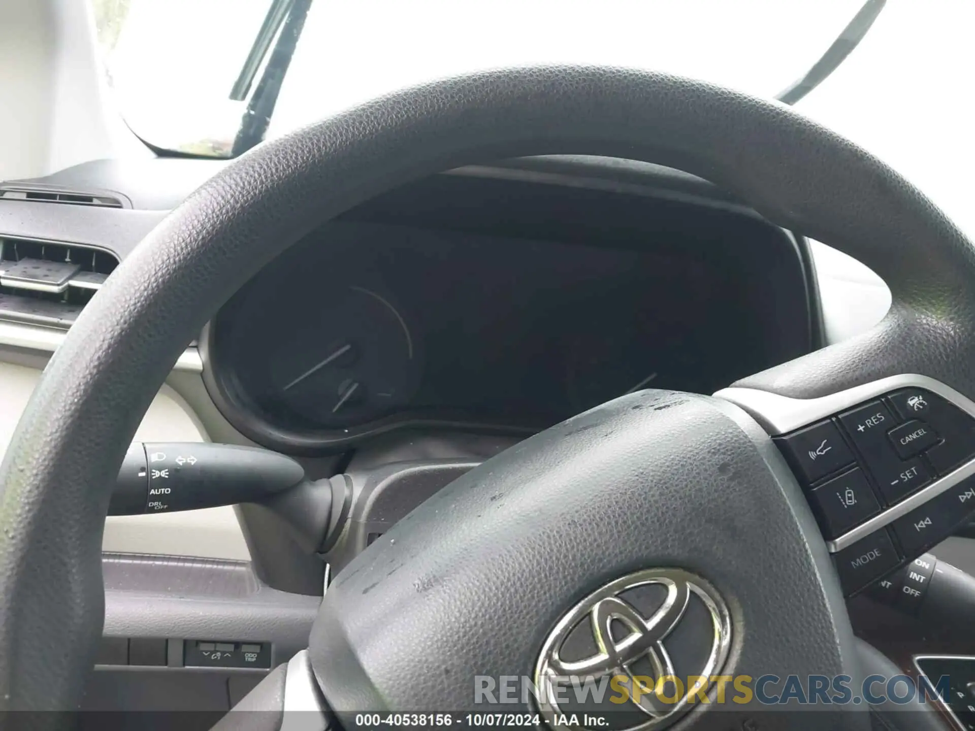 7 Photograph of a damaged car 5TDKRKEC6MS028840 TOYOTA SIENNA 2021