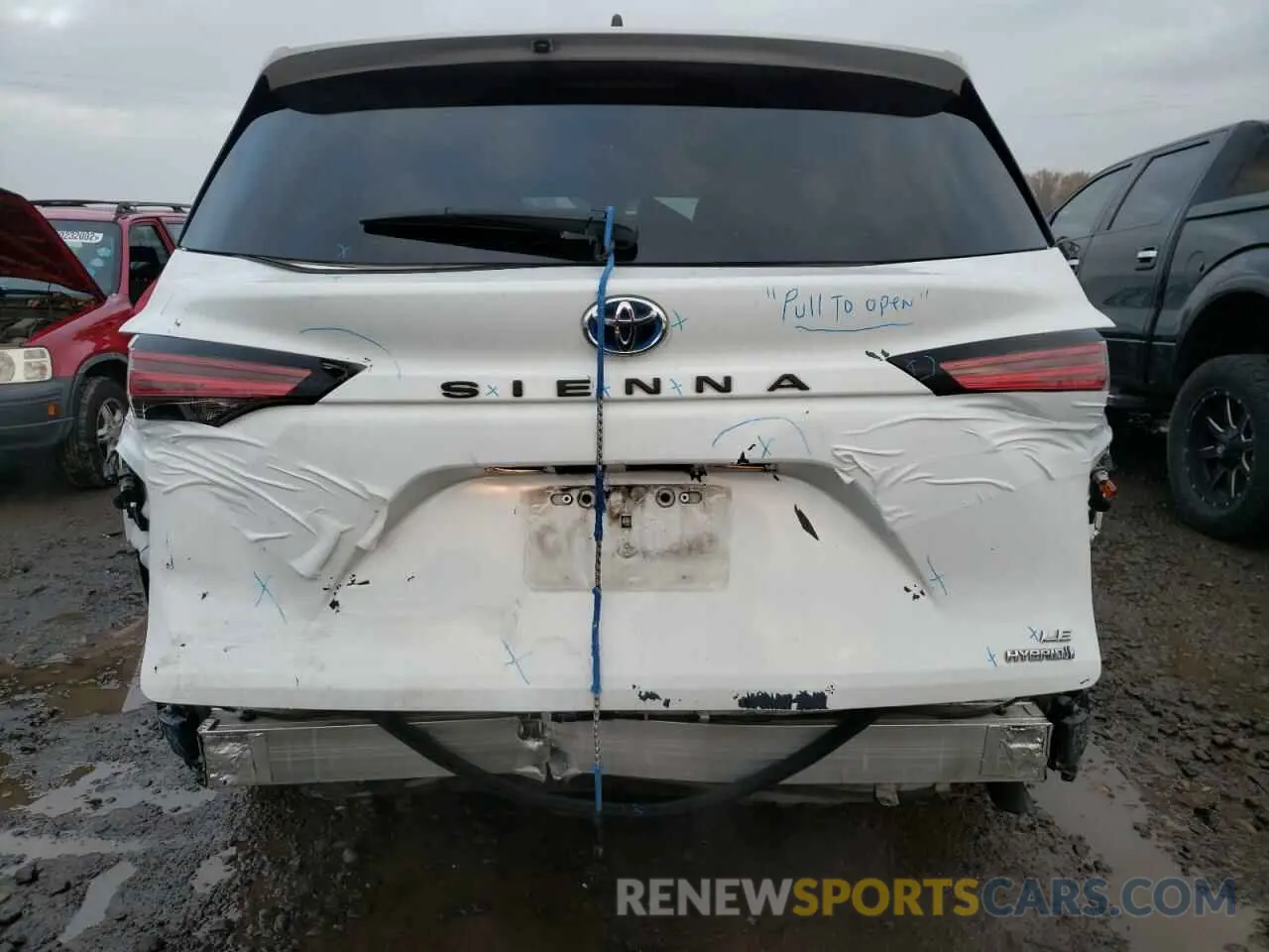 6 Photograph of a damaged car 5TDKRKEC7MS019919 TOYOTA SIENNA 2021