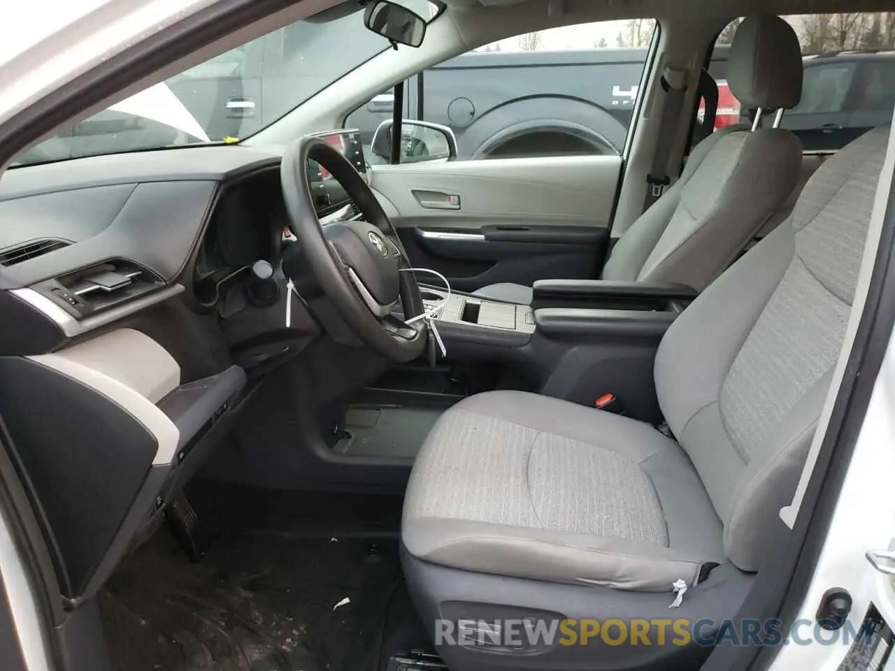7 Photograph of a damaged car 5TDKRKEC7MS019919 TOYOTA SIENNA 2021