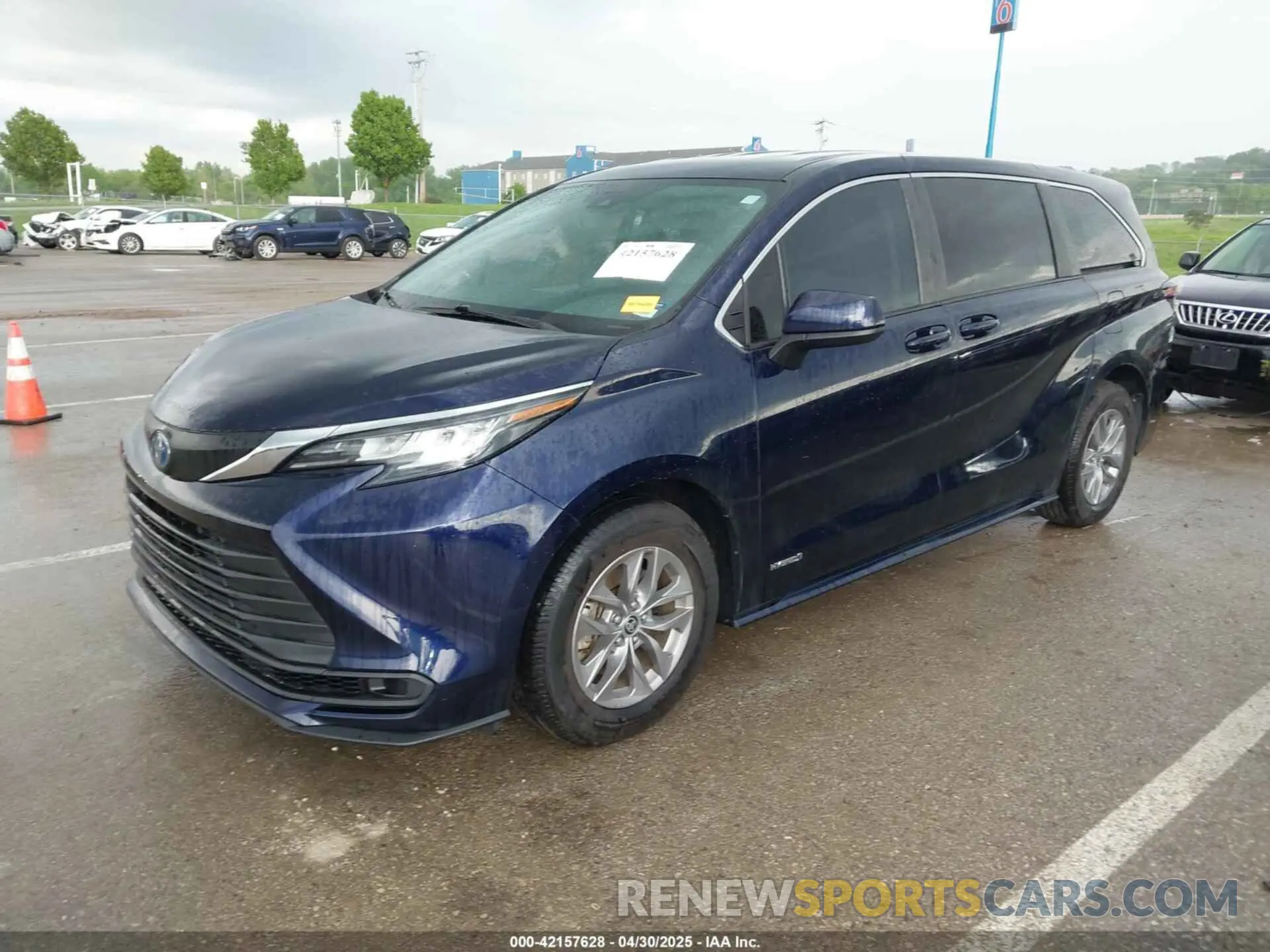 2 Photograph of a damaged car 5TDKRKEC8MS066277 TOYOTA SIENNA 2021