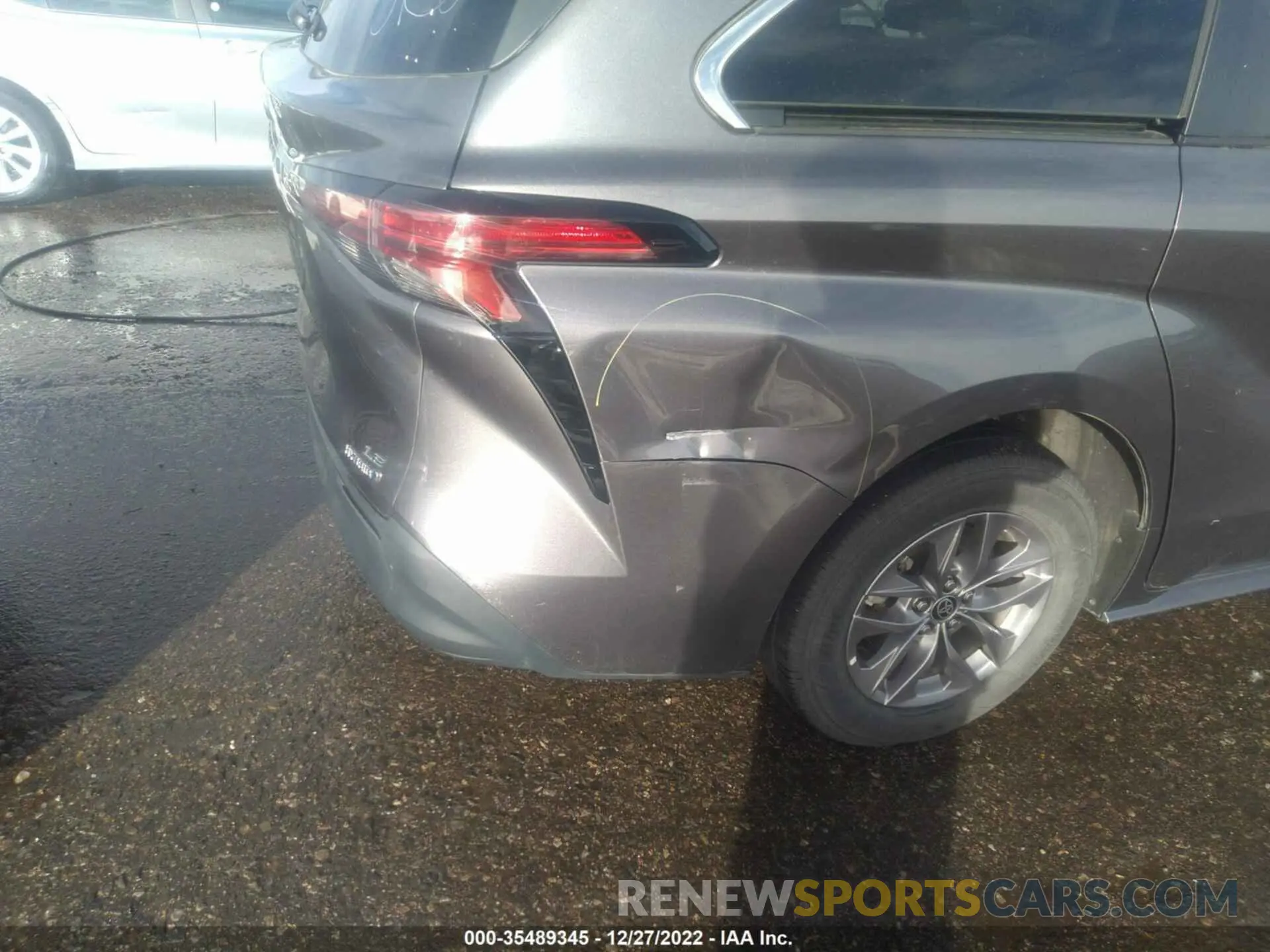 6 Photograph of a damaged car 5TDKRKEC9MS043879 TOYOTA SIENNA 2021