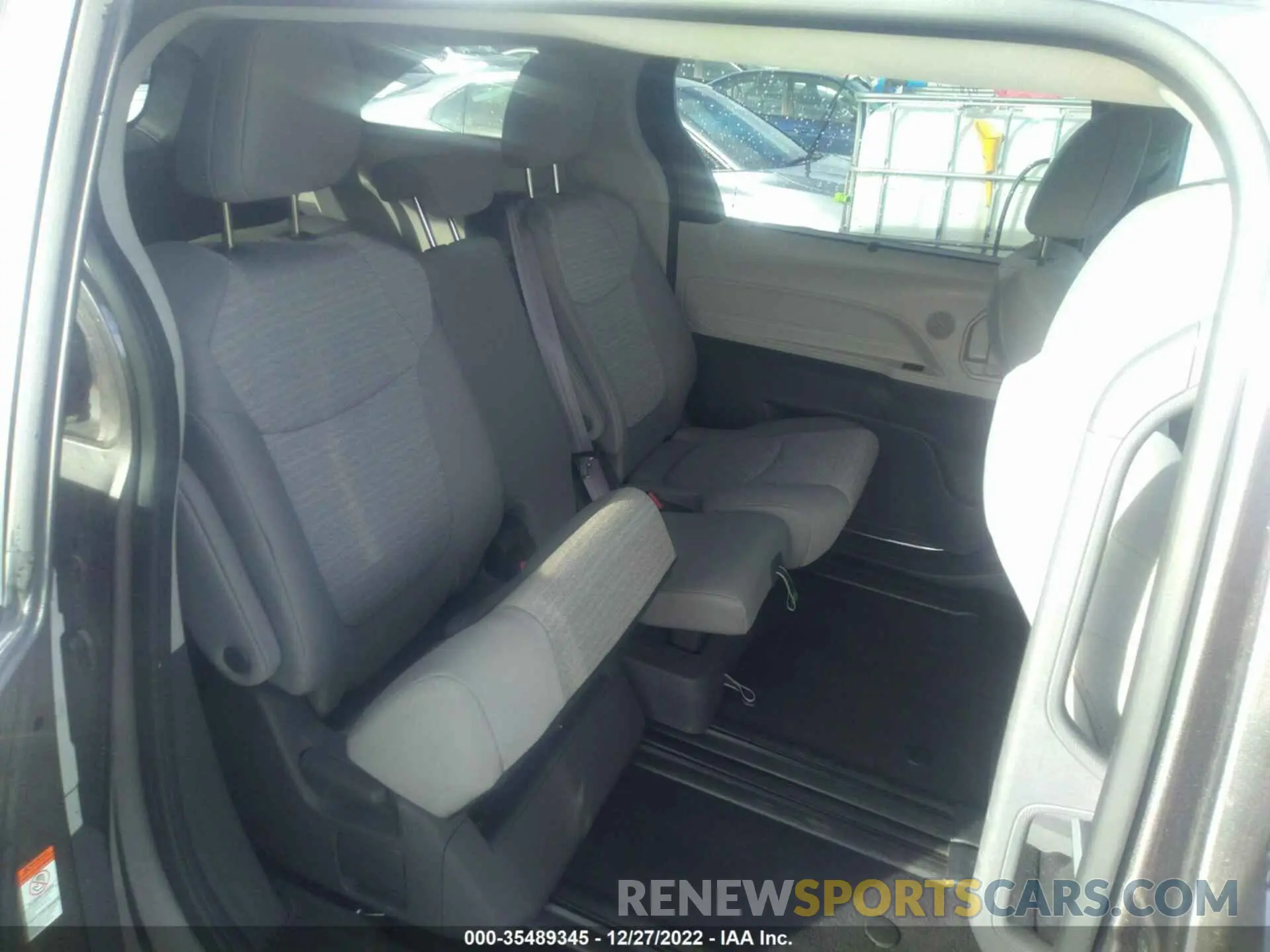8 Photograph of a damaged car 5TDKRKEC9MS043879 TOYOTA SIENNA 2021