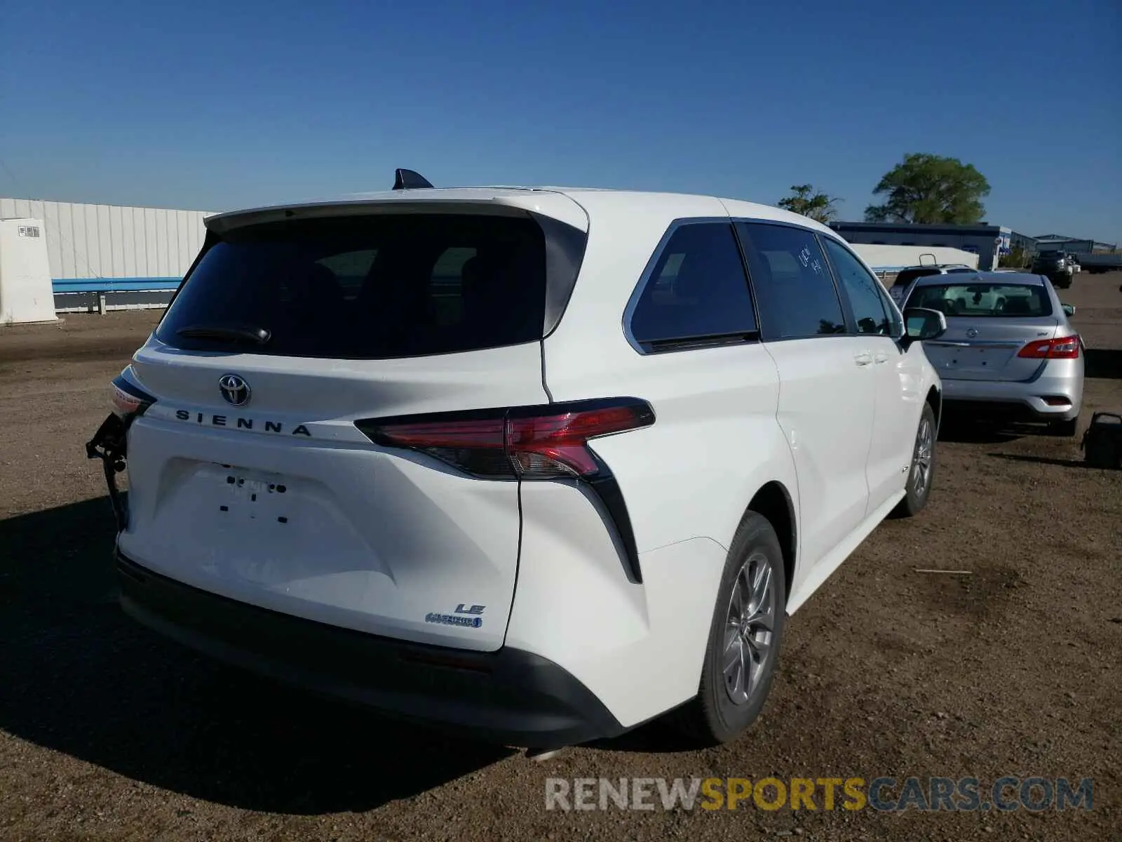 4 Фотография поврежденного автомобиля 5TDKRKECXMS015623 TOYOTA SIENNA 2021