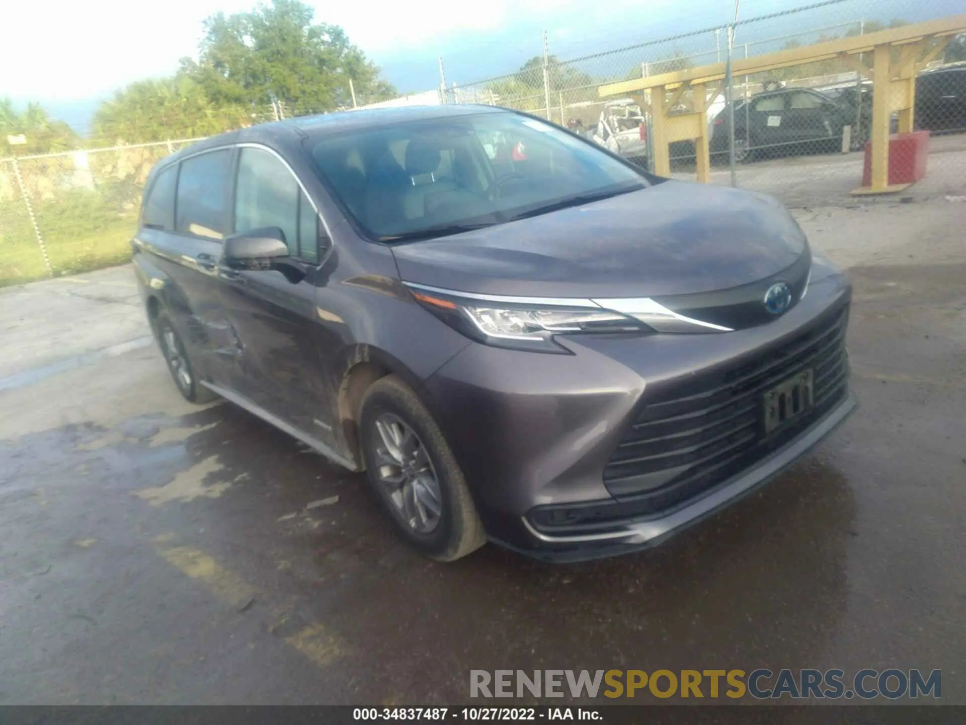 1 Photograph of a damaged car 5TDKRKECXMS043101 TOYOTA SIENNA 2021