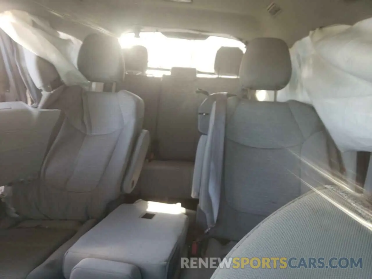 10 Photograph of a damaged car 5TDKSKFC2MS036825 TOYOTA SIENNA 2021