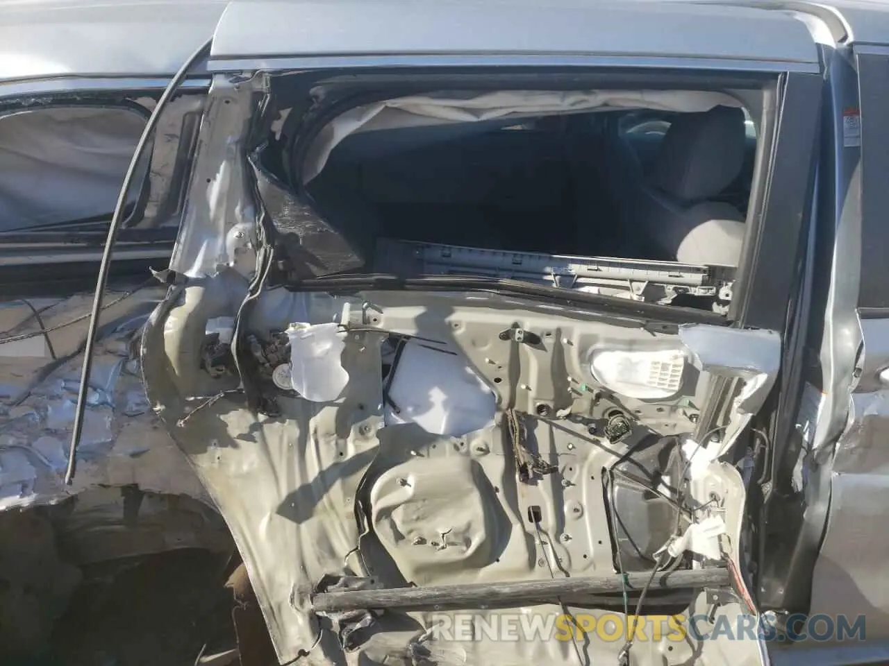 11 Photograph of a damaged car 5TDKSKFC2MS036825 TOYOTA SIENNA 2021