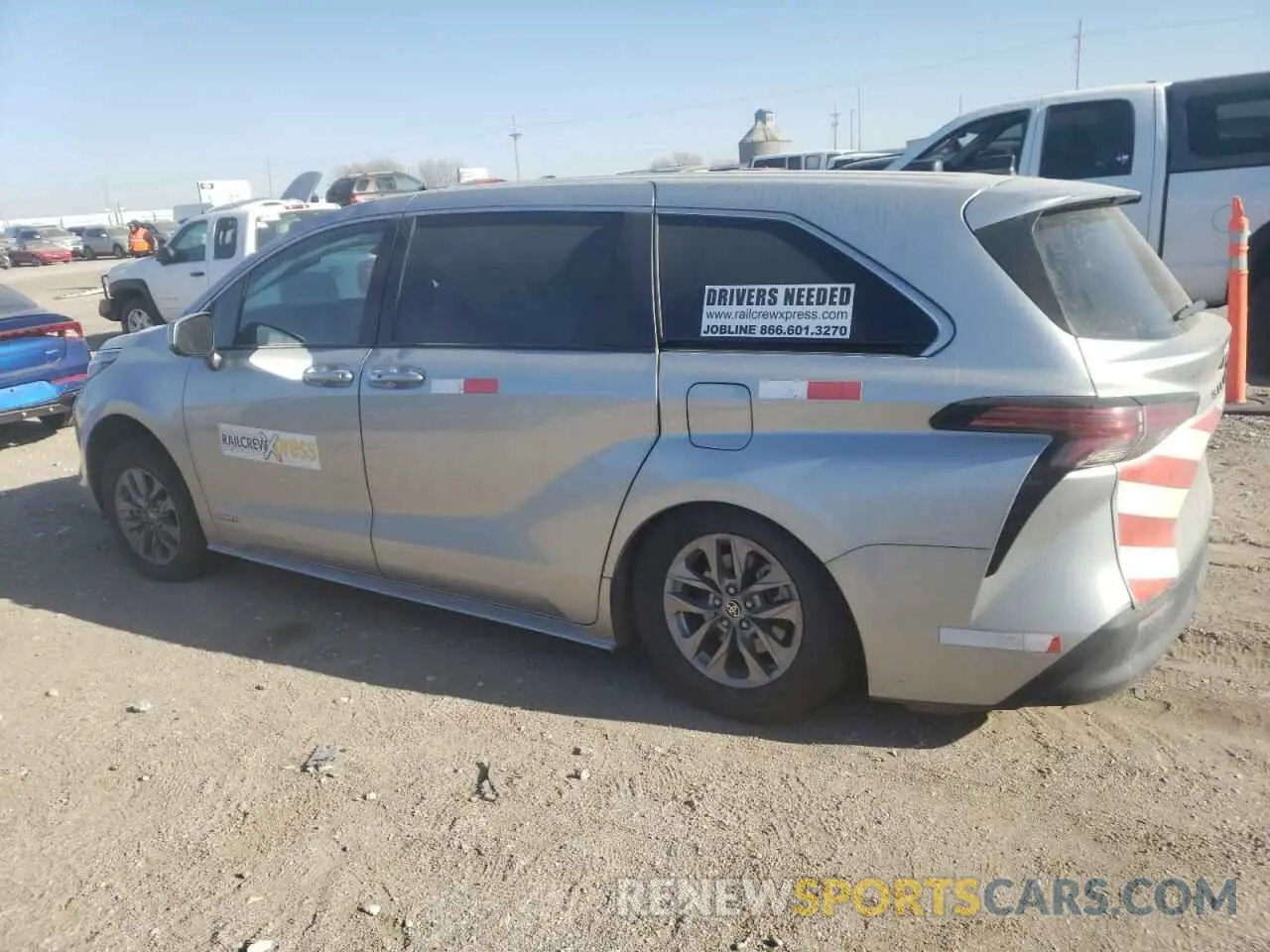2 Photograph of a damaged car 5TDKSKFC2MS036825 TOYOTA SIENNA 2021
