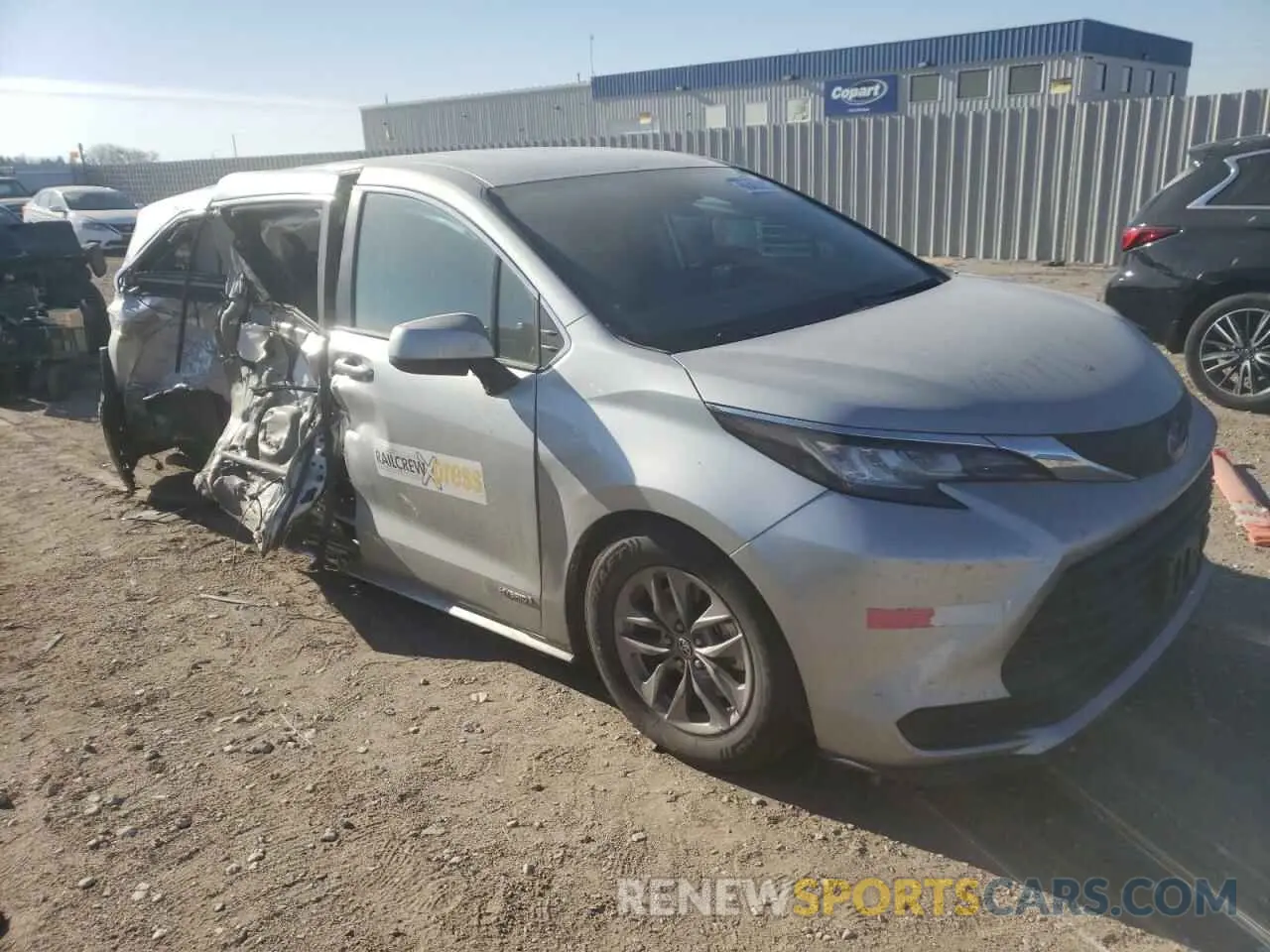 4 Photograph of a damaged car 5TDKSKFC2MS036825 TOYOTA SIENNA 2021