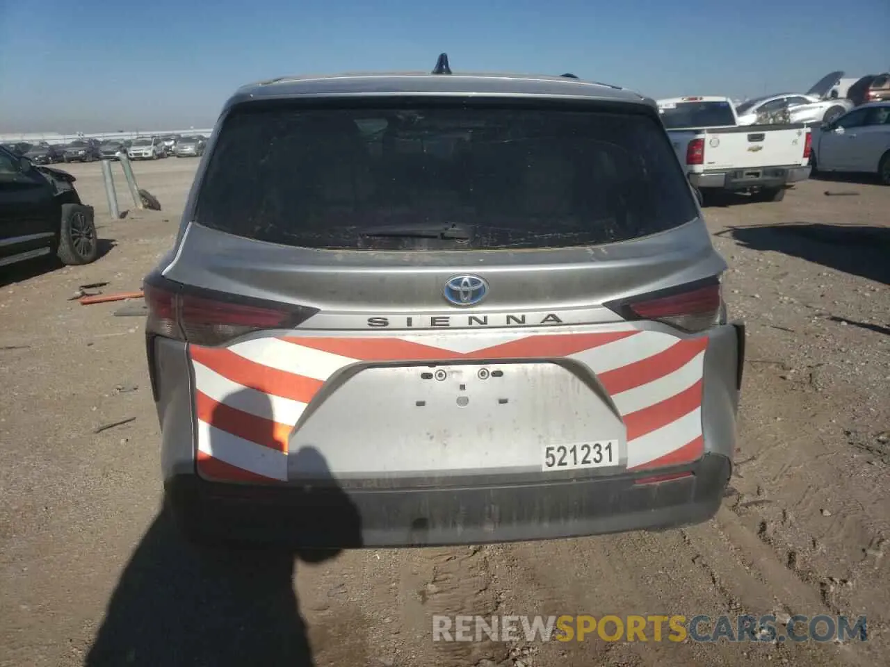 6 Photograph of a damaged car 5TDKSKFC2MS036825 TOYOTA SIENNA 2021