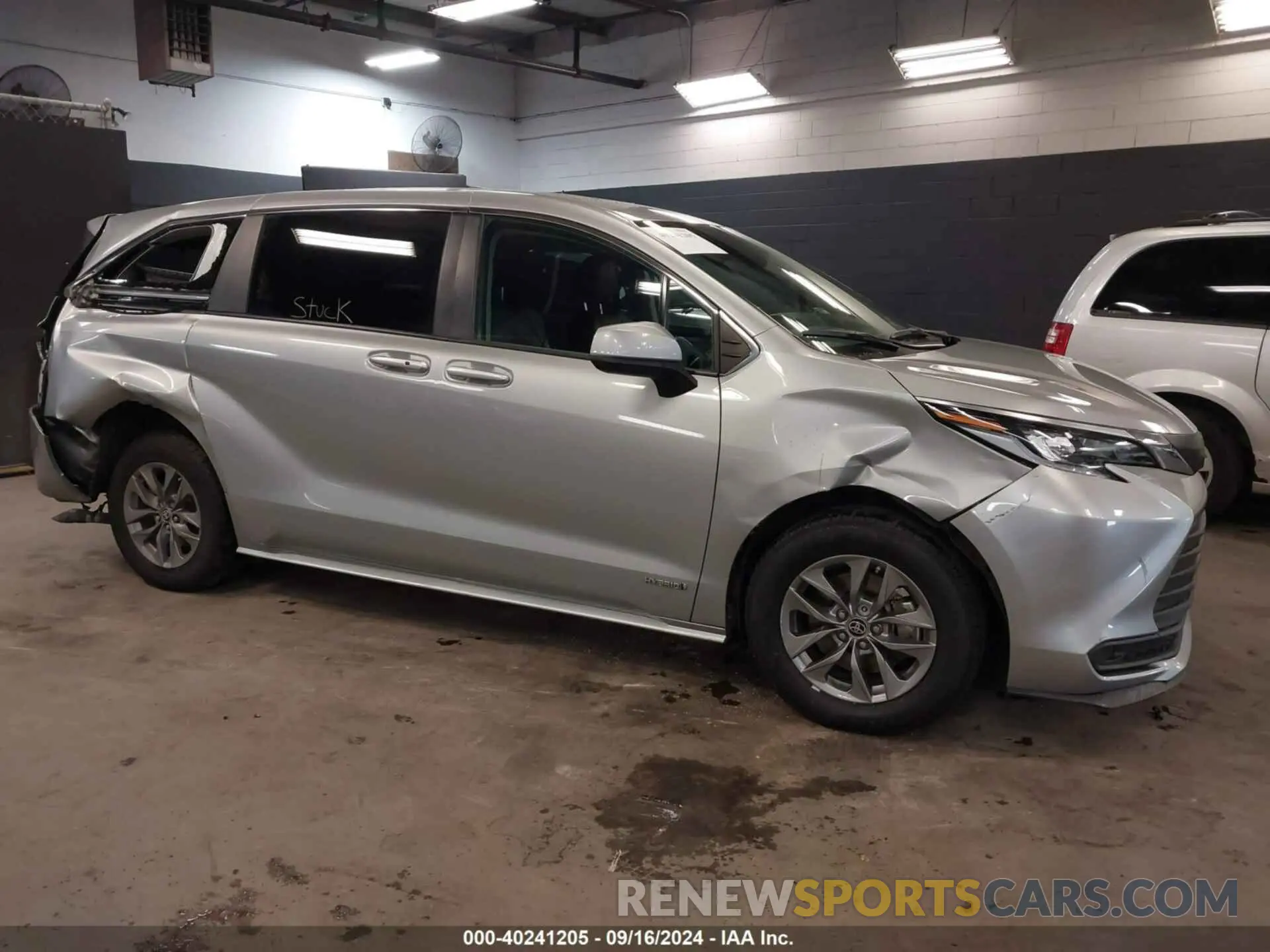 1 Фотография поврежденного автомобиля 5TDKSKFC5MS006055 TOYOTA SIENNA 2021