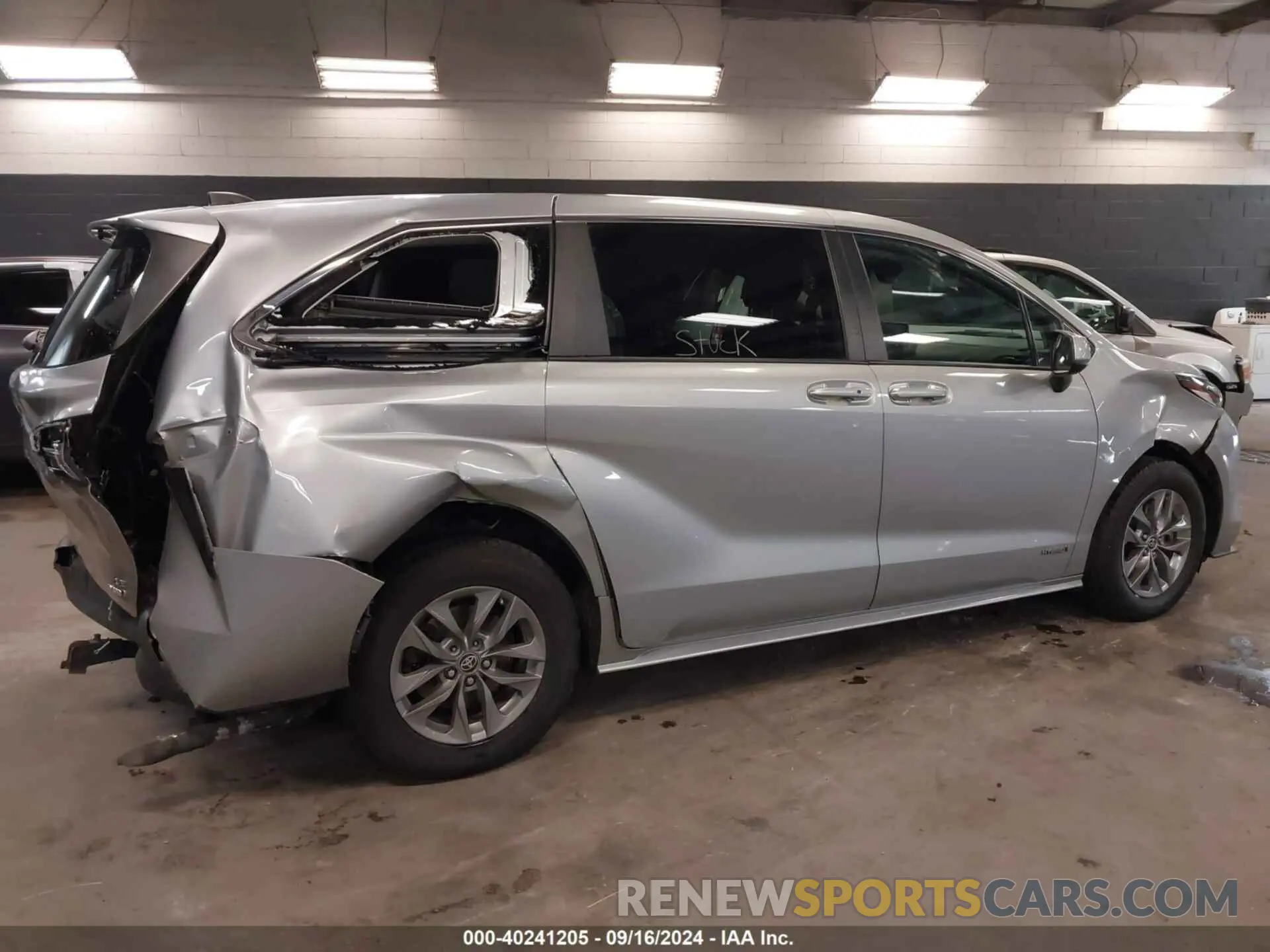 4 Фотография поврежденного автомобиля 5TDKSKFC5MS006055 TOYOTA SIENNA 2021