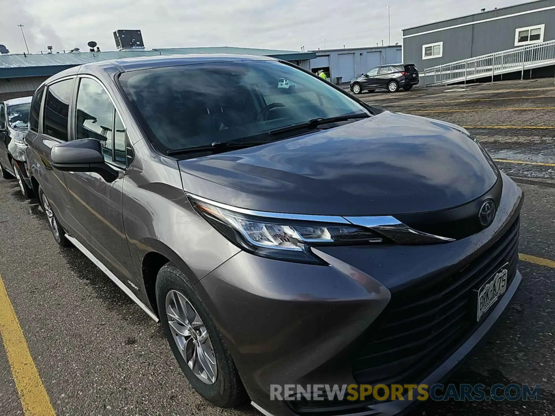13 Photograph of a damaged car 5TDKSKFC9MS013526 TOYOTA SIENNA 2021