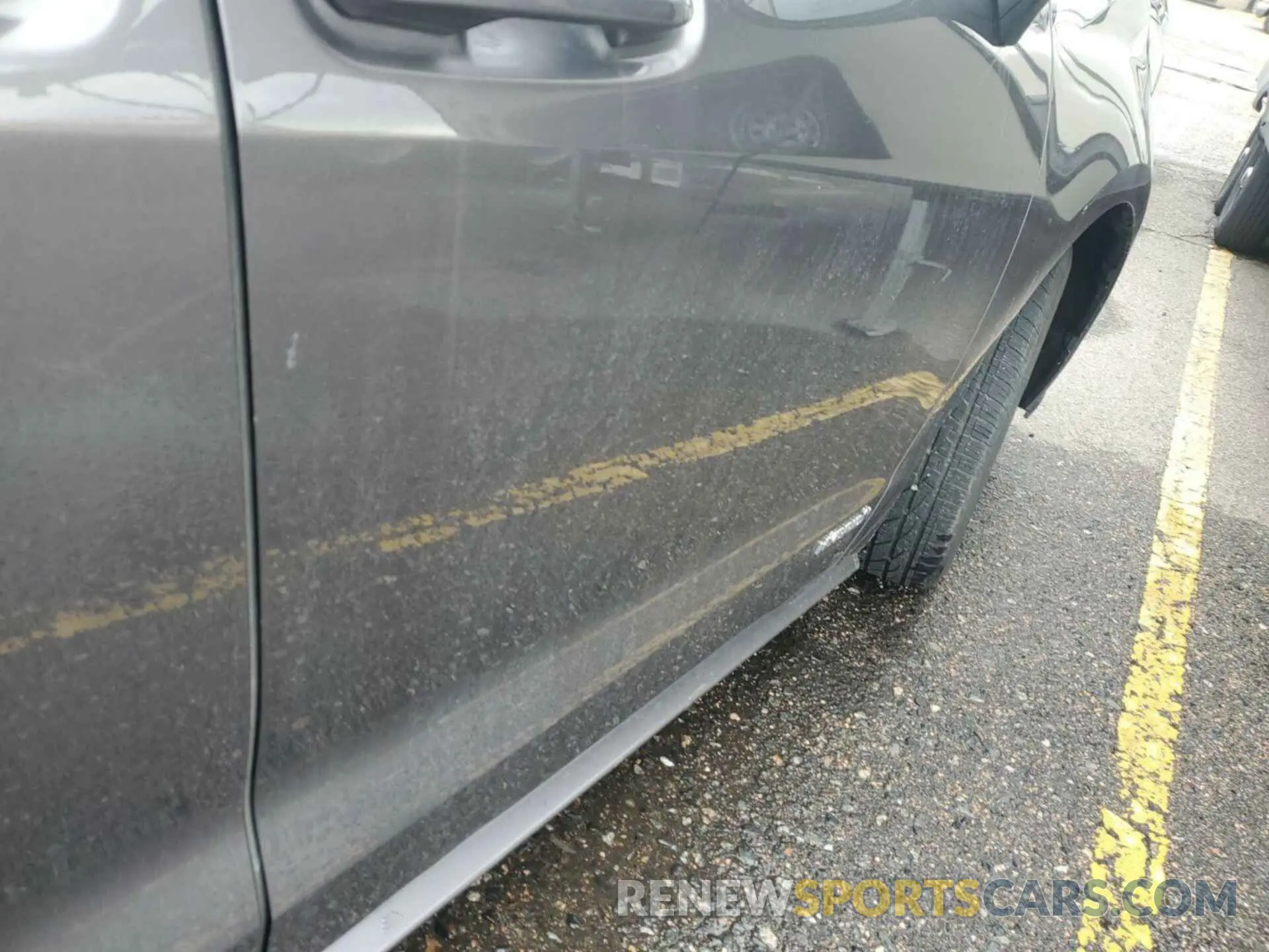 4 Photograph of a damaged car 5TDKSKFC9MS013526 TOYOTA SIENNA 2021