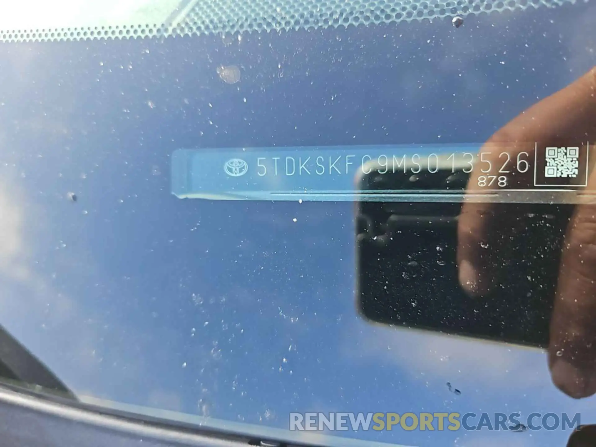 9 Photograph of a damaged car 5TDKSKFC9MS013526 TOYOTA SIENNA 2021