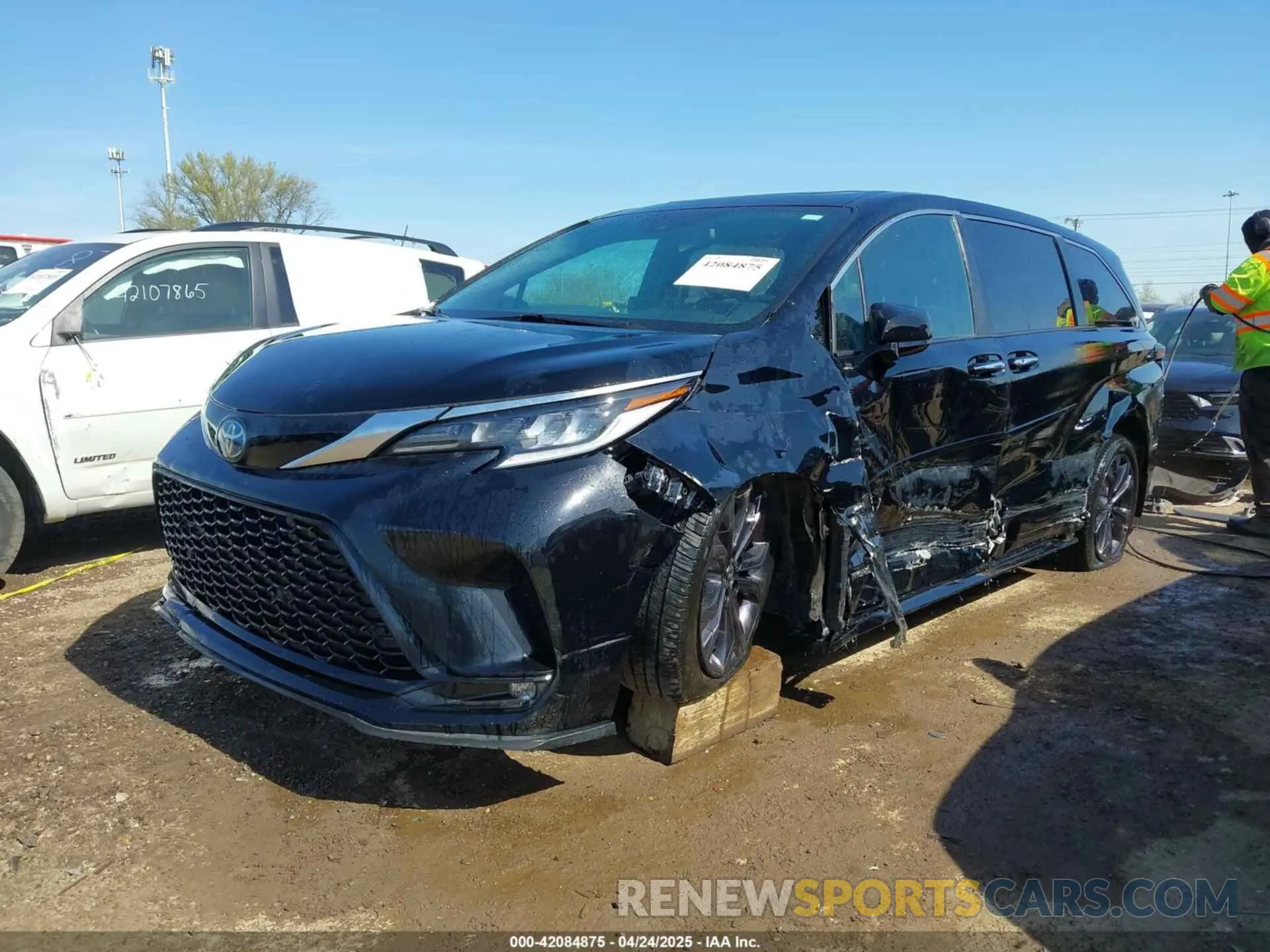 2 Фотография поврежденного автомобиля 5TDXRKEC3MS029904 TOYOTA SIENNA 2021