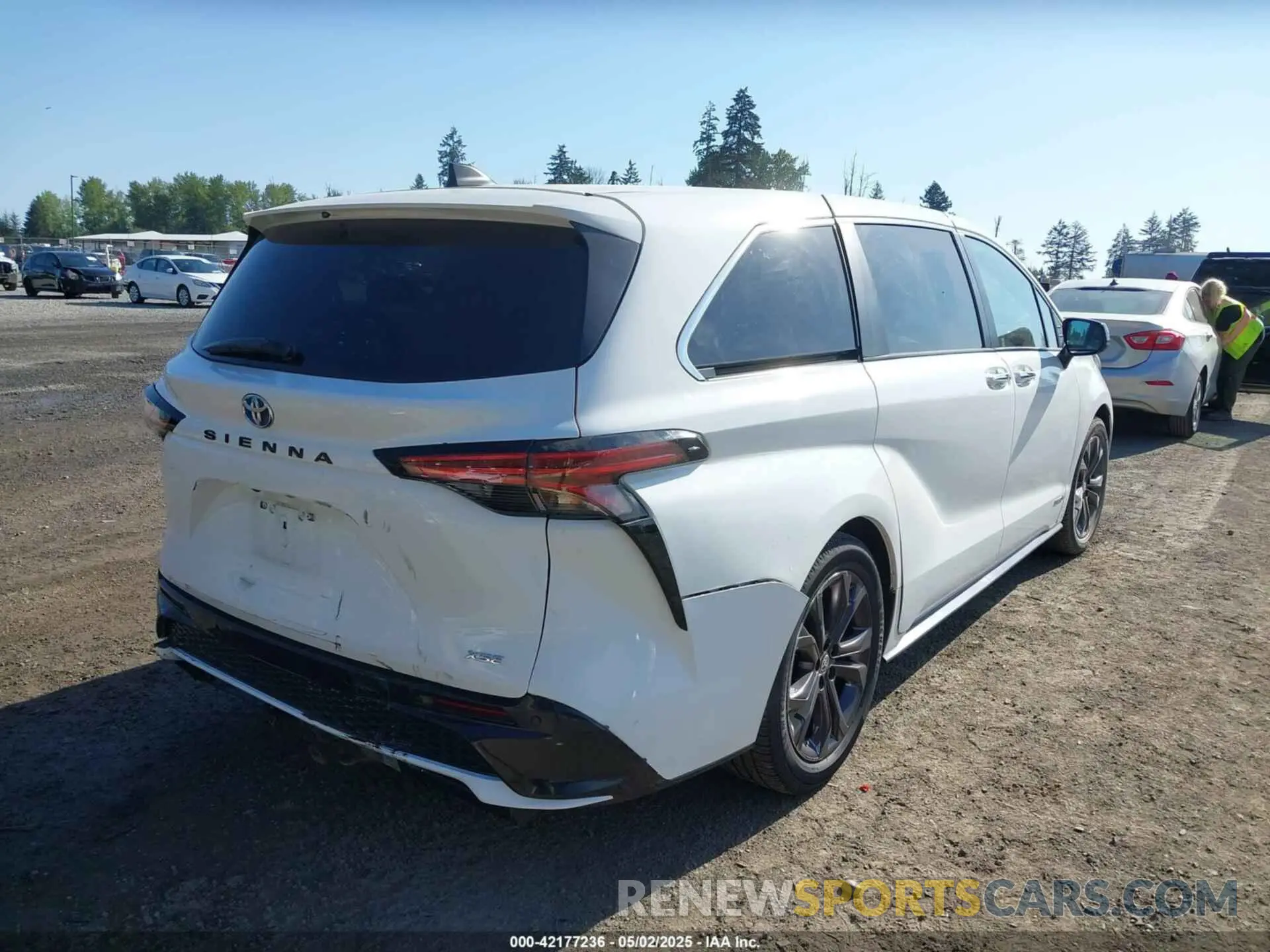 4 Фотография поврежденного автомобиля 5TDXRKEC9MS004991 TOYOTA SIENNA 2021