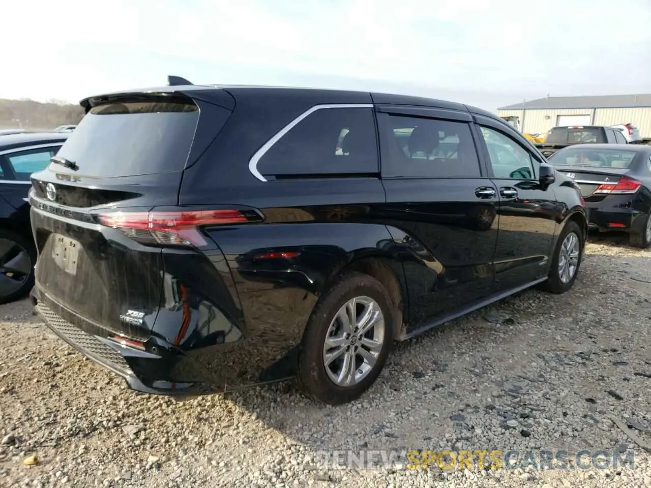 3 Photograph of a damaged car 5TDXSKFC9MS029604 TOYOTA SIENNA 2021