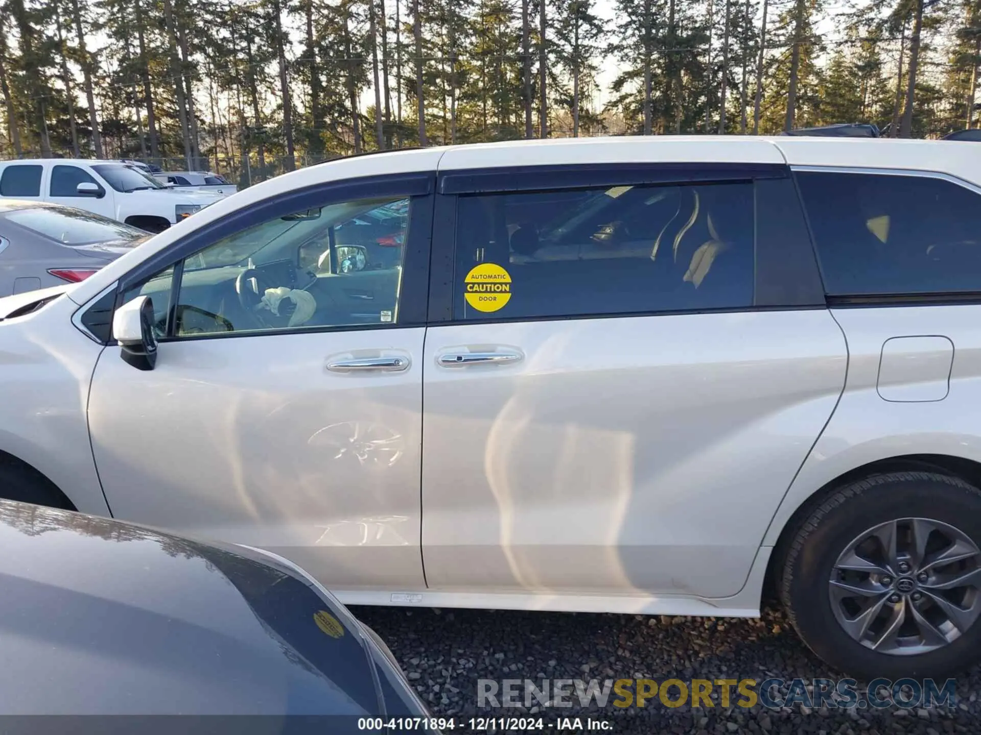 14 Photograph of a damaged car 5TDYRKEC1MS009316 TOYOTA SIENNA 2021