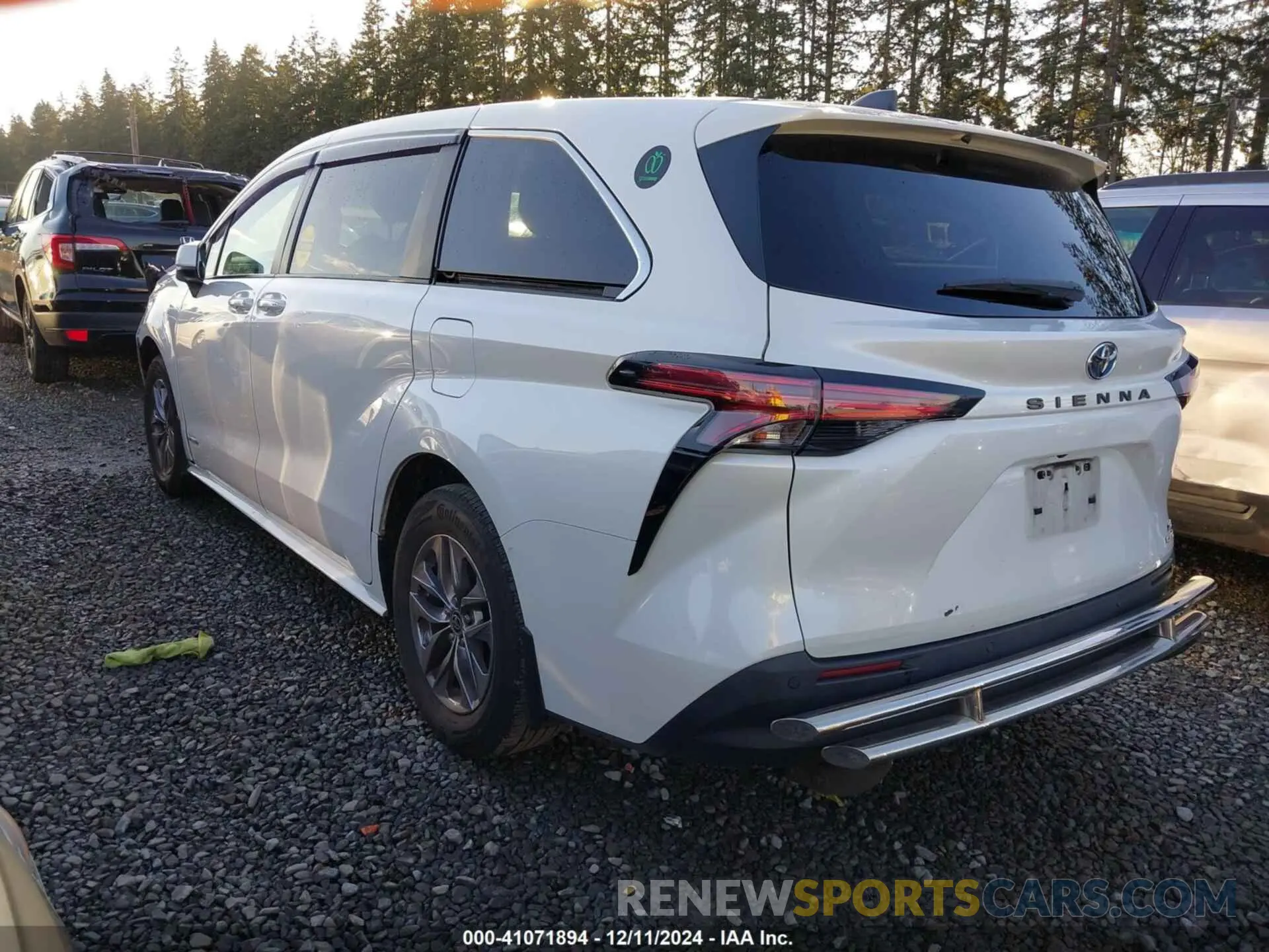 3 Photograph of a damaged car 5TDYRKEC1MS009316 TOYOTA SIENNA 2021