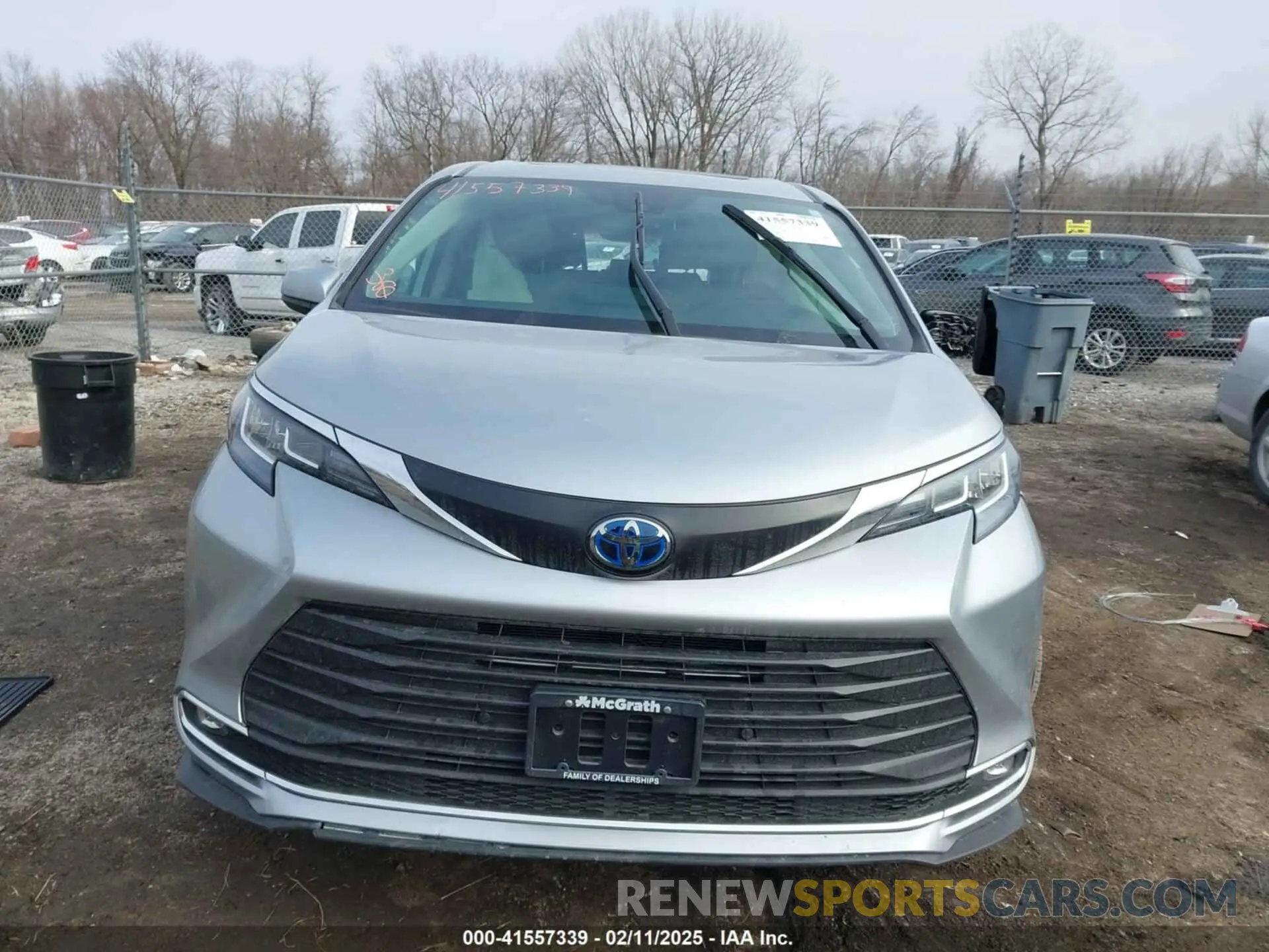 11 Photograph of a damaged car 5TDYRKEC1MS068172 TOYOTA SIENNA 2021