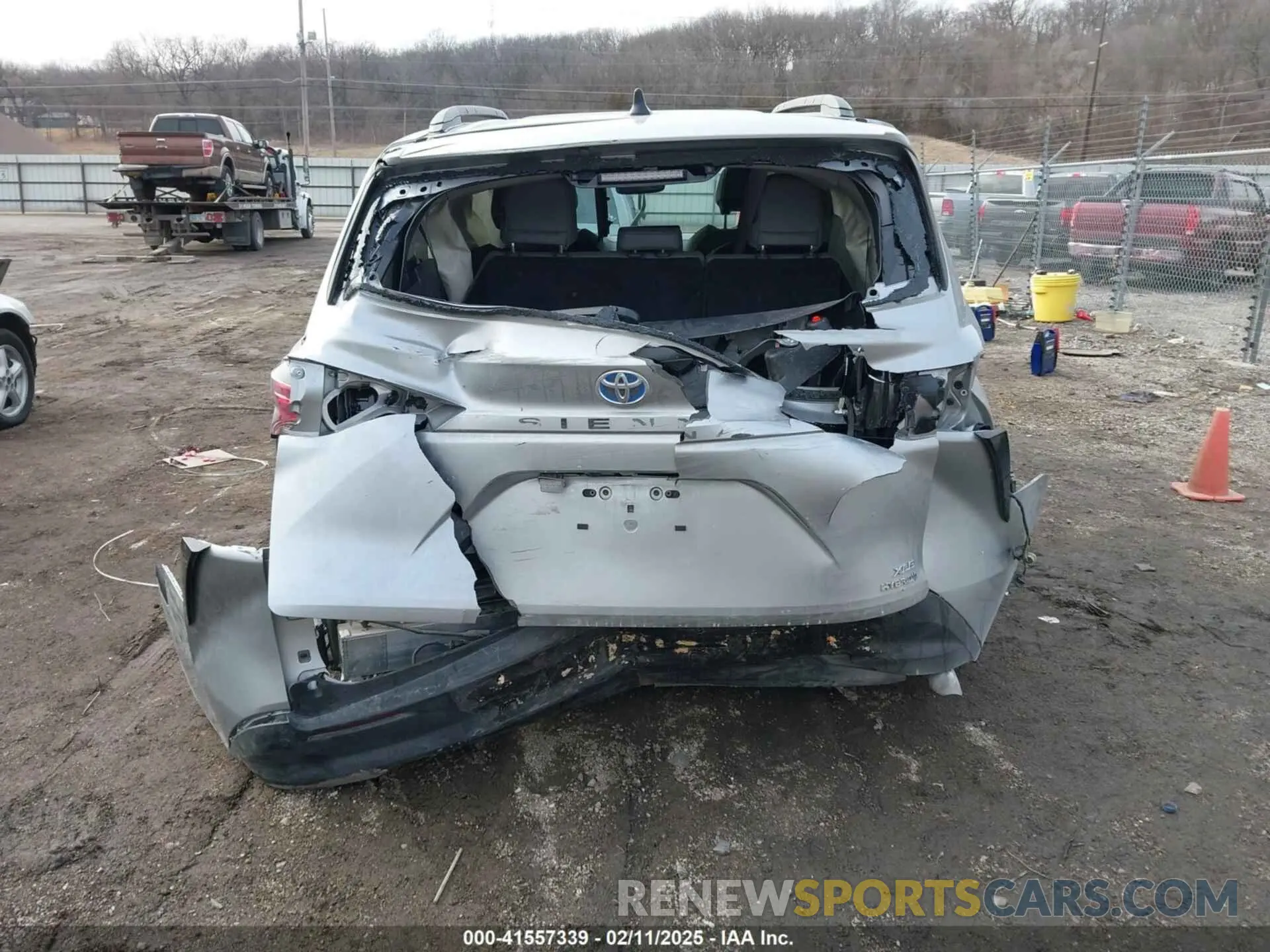 15 Photograph of a damaged car 5TDYRKEC1MS068172 TOYOTA SIENNA 2021