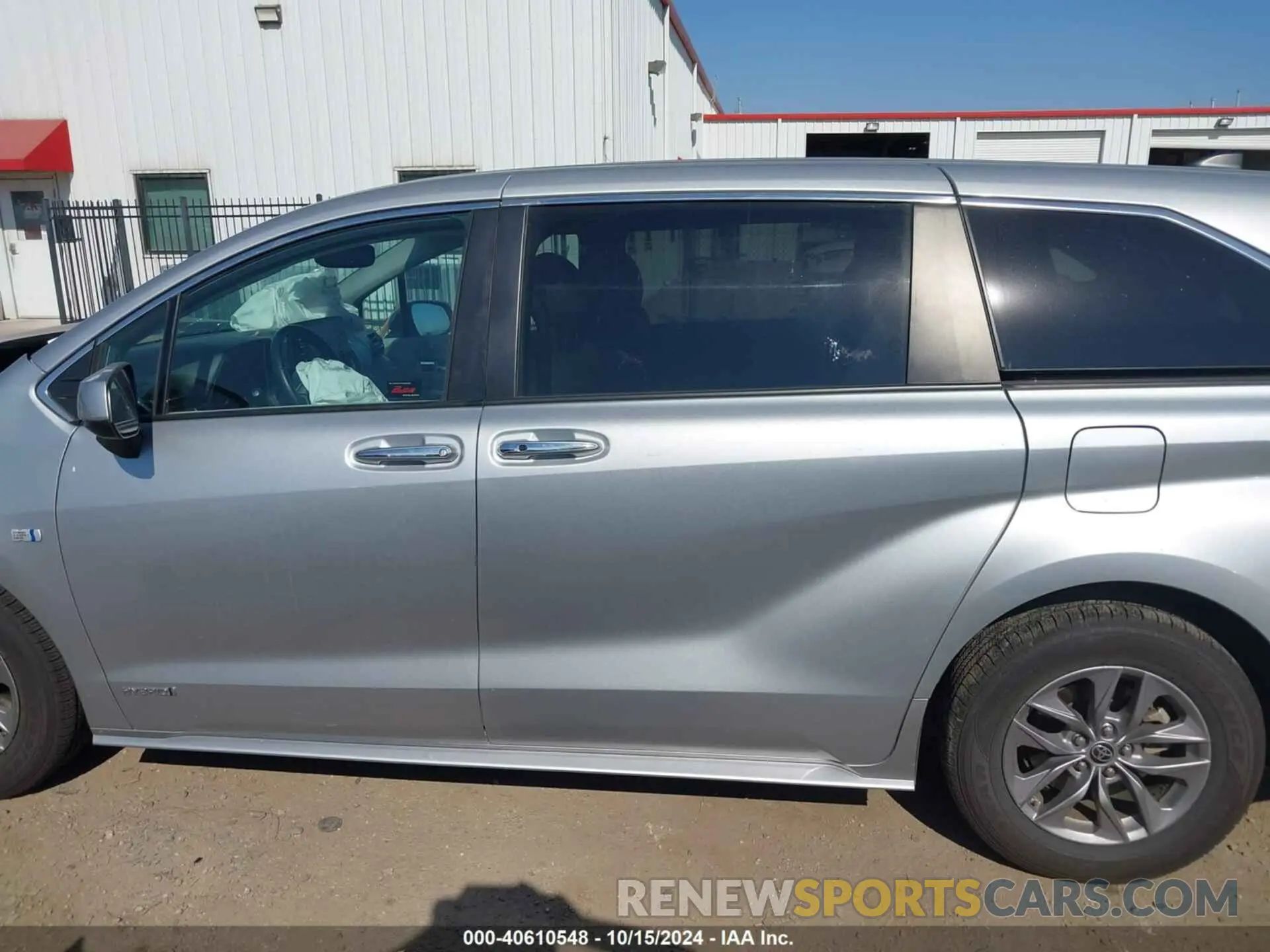 13 Photograph of a damaged car 5TDYRKEC1MS068981 TOYOTA SIENNA 2021