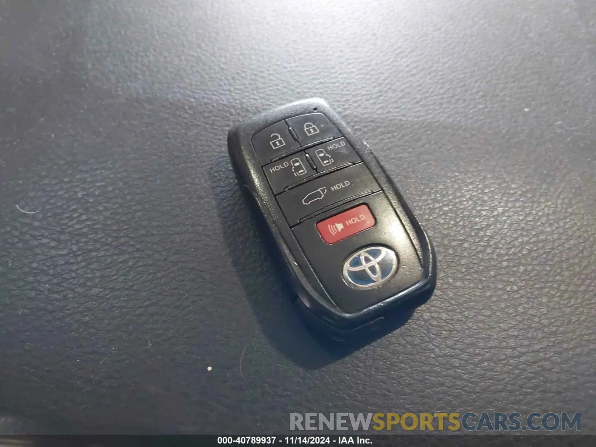 11 Photograph of a damaged car 5TDYRKEC4MS012470 TOYOTA SIENNA 2021