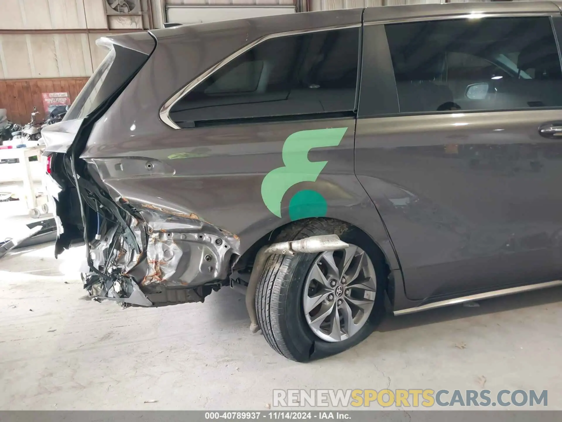 6 Photograph of a damaged car 5TDYRKEC4MS012470 TOYOTA SIENNA 2021